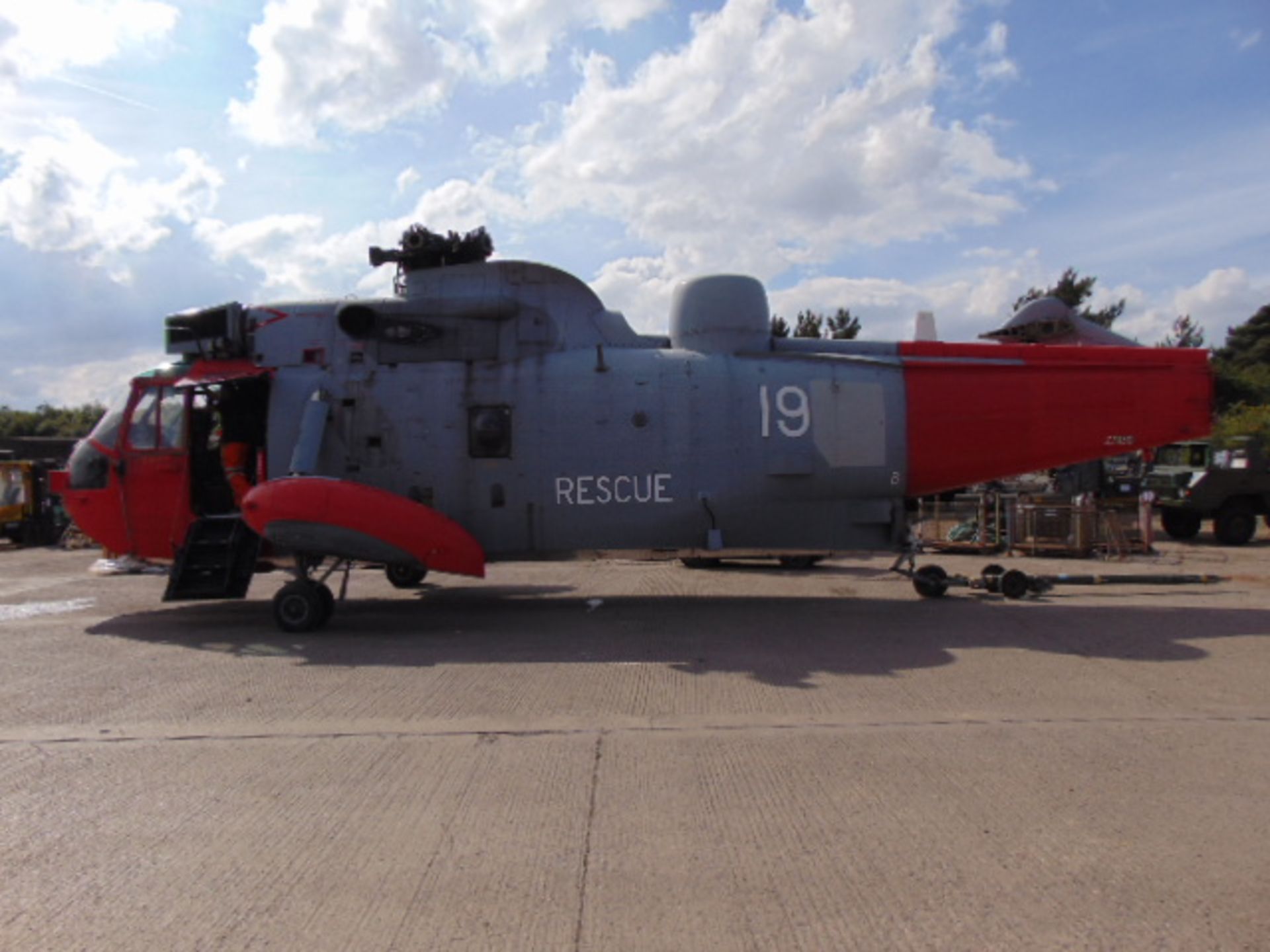 Westland Sea King HAS.5 (TAIL NUMBER ZA130) Airframe - Image 10 of 42