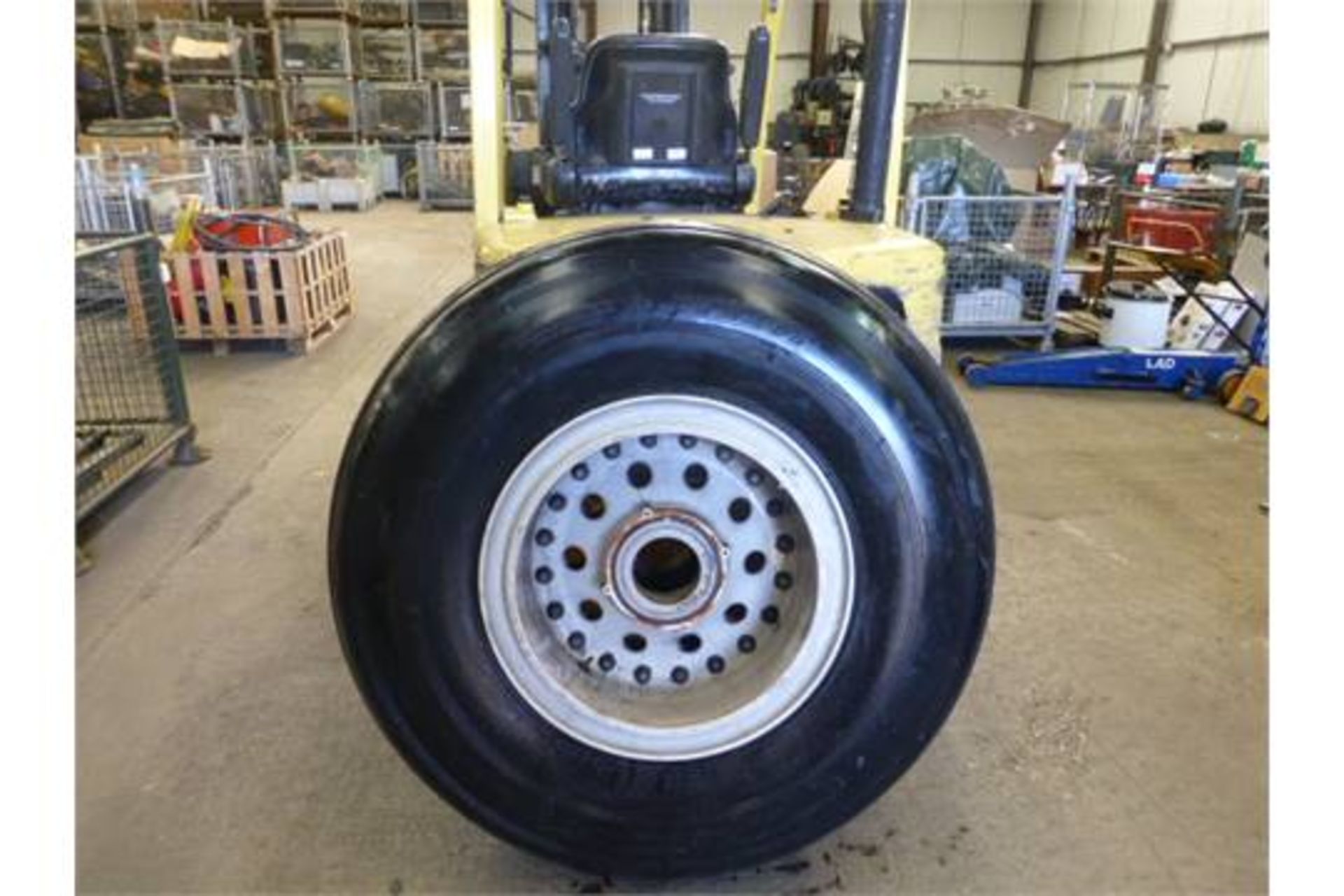 VC10 Aircraft Tyre and Rim - Image 2 of 4