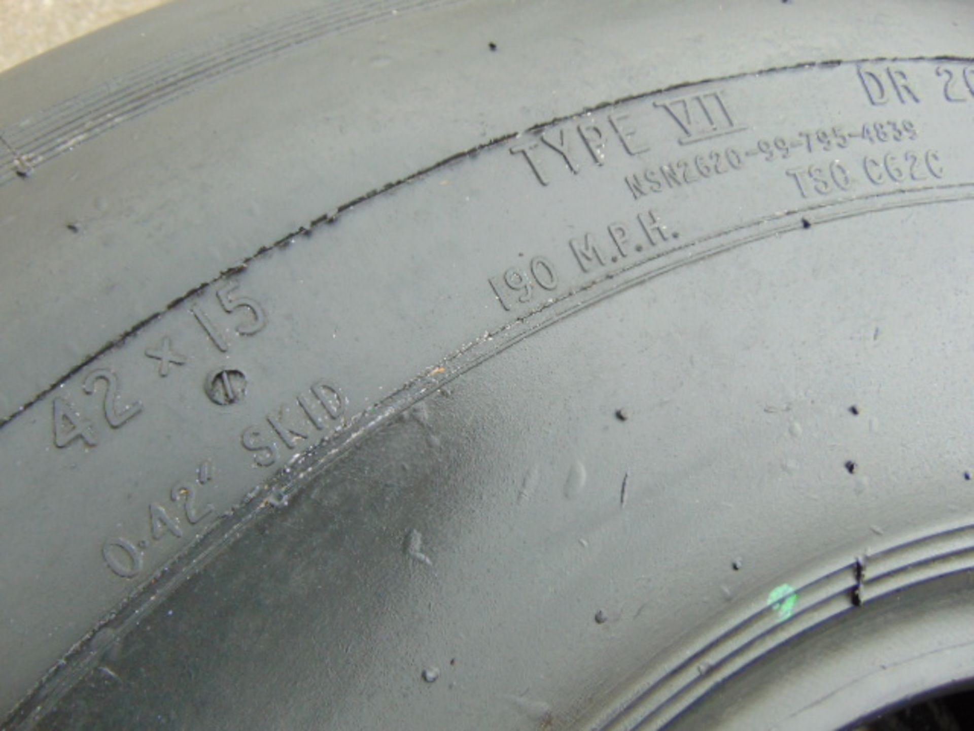 Dunlop CR-4 VC10 Aircraft Tyre - Image 5 of 5