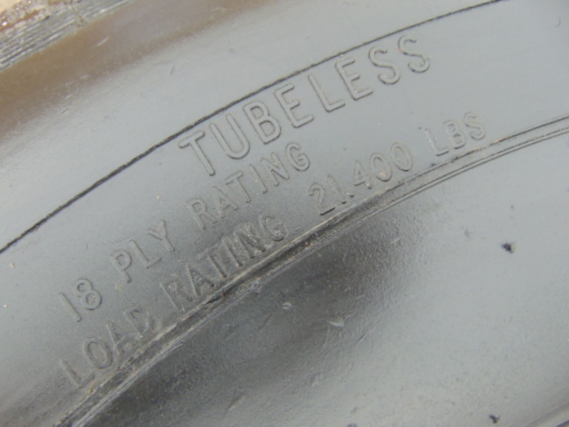 Dunlop CR-4 VC10 Aircraft Tyre - Image 5 of 5