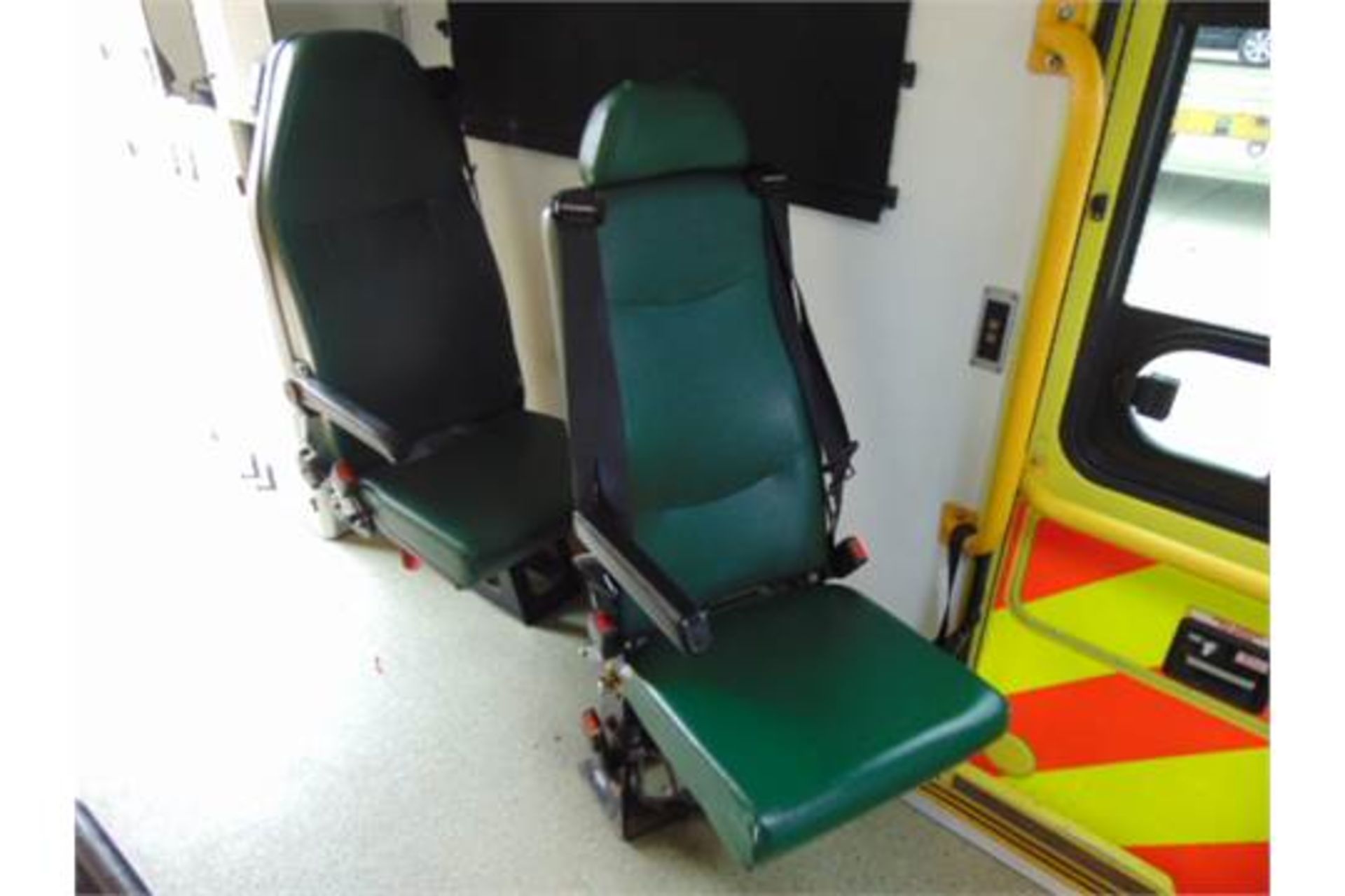 Mercedes Sprinter 515 CDI Turbo diesel ambulance - Image 16 of 18