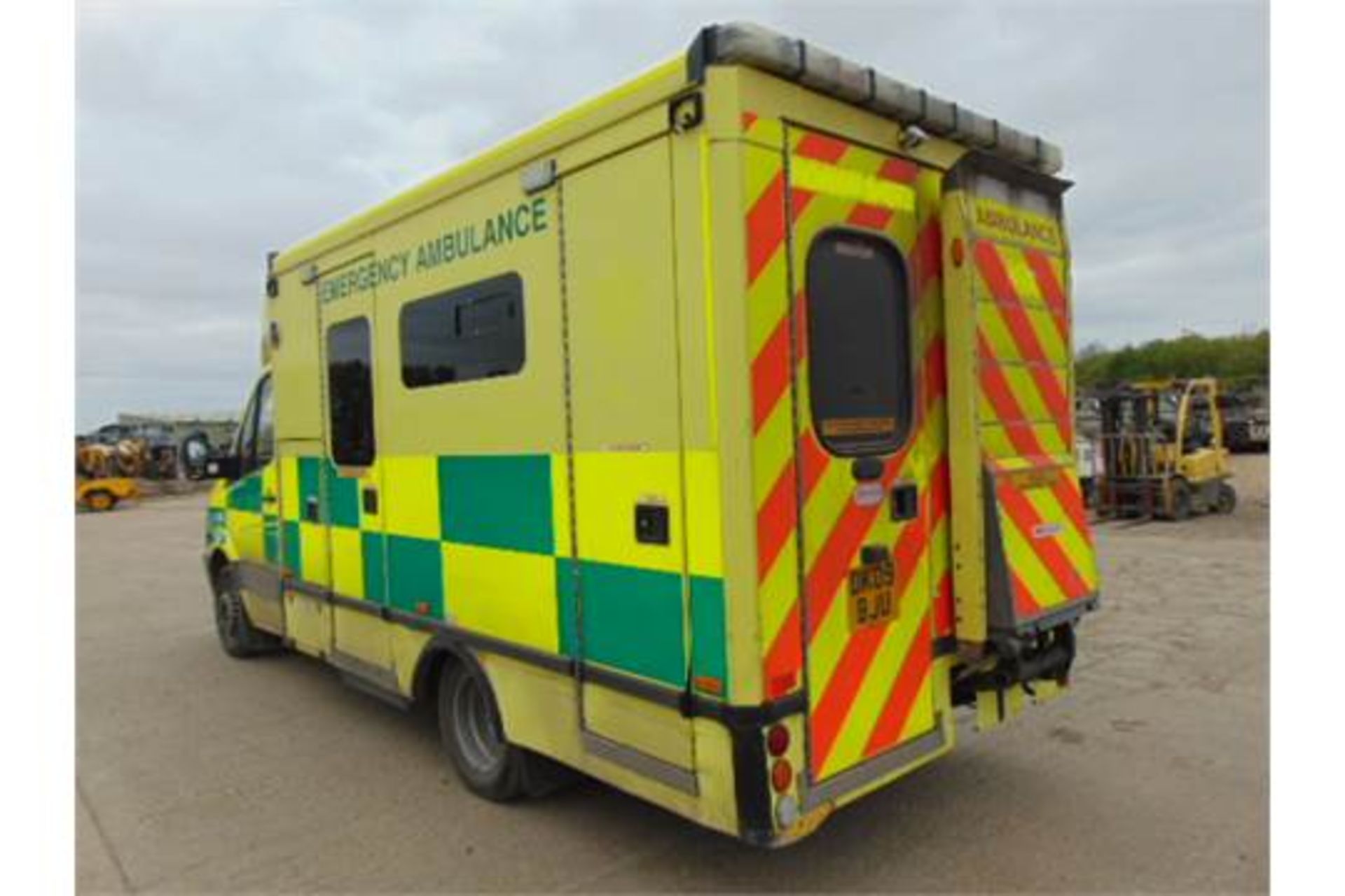 Mercedes Sprinter 515 CDI Turbo diesel ambulance - Image 8 of 18