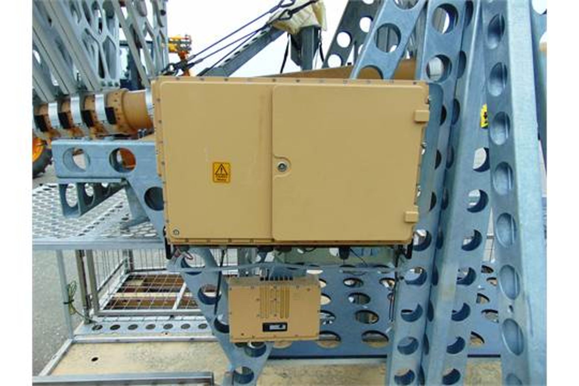 Demountable Communications Triple Mast Assy - Image 17 of 21