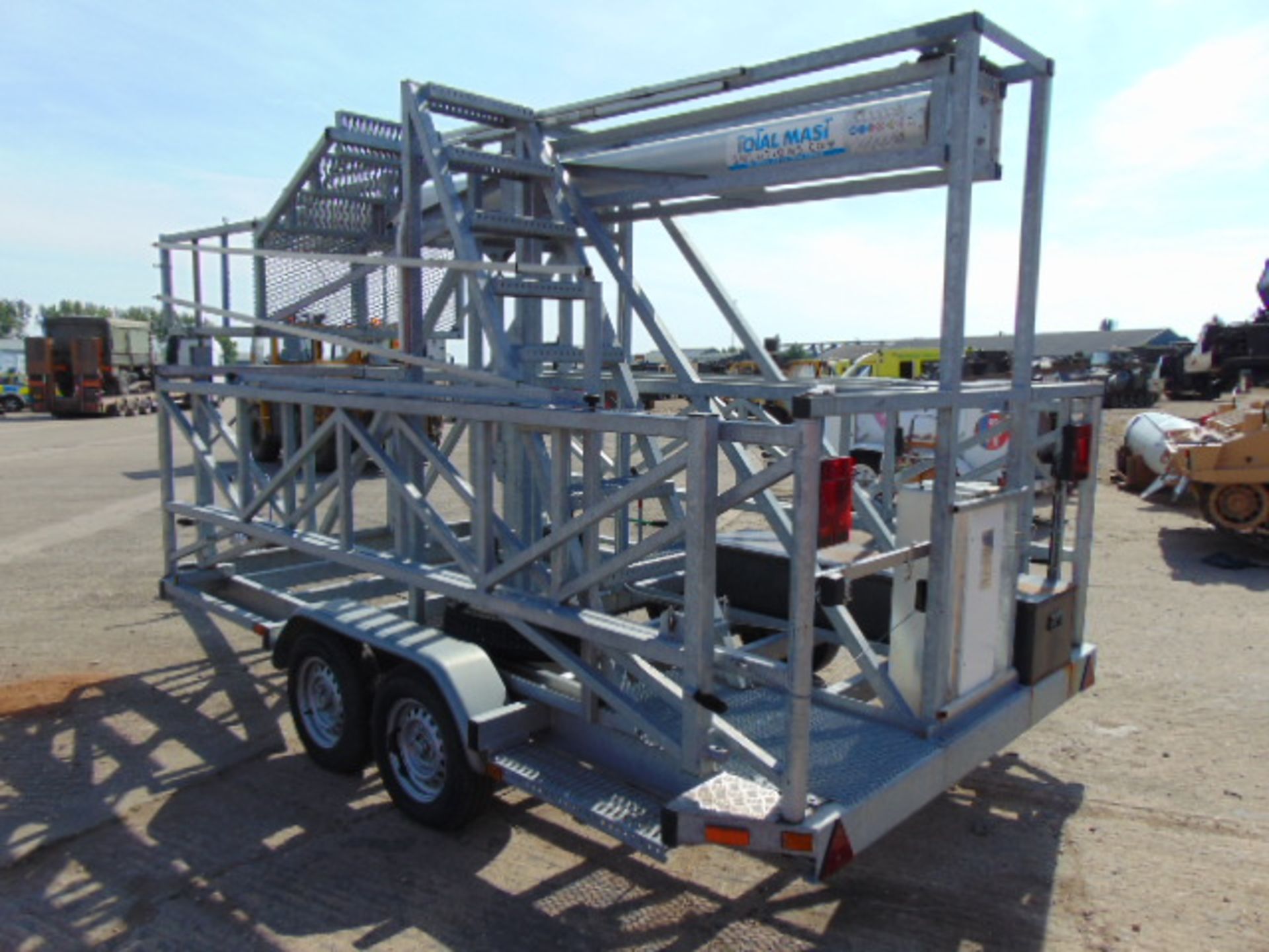 Trailer Mounted 40m Total Mast Solutions Hydraulic Mast - Image 3 of 21