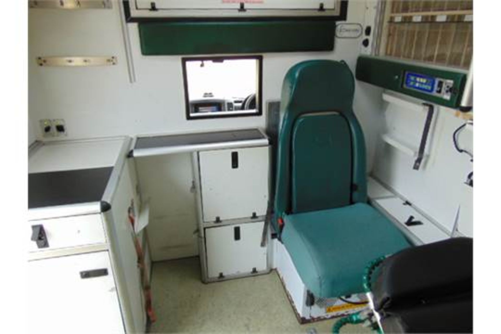 Mercedes Sprinter 515 CDI Turbo diesel ambulance - Image 16 of 20