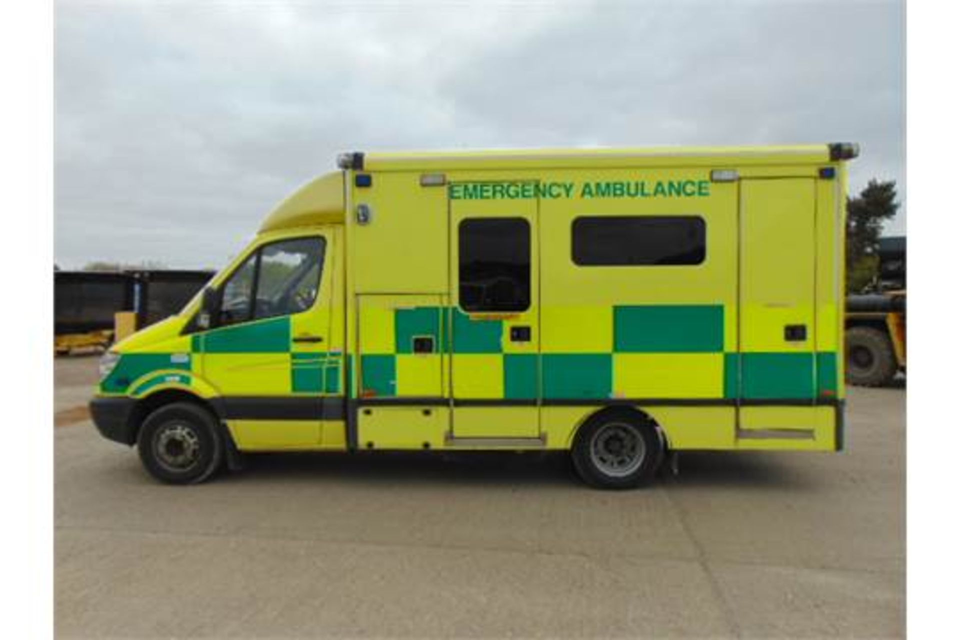 Mercedes Sprinter 515 CDI Turbo diesel ambulance - Image 4 of 20