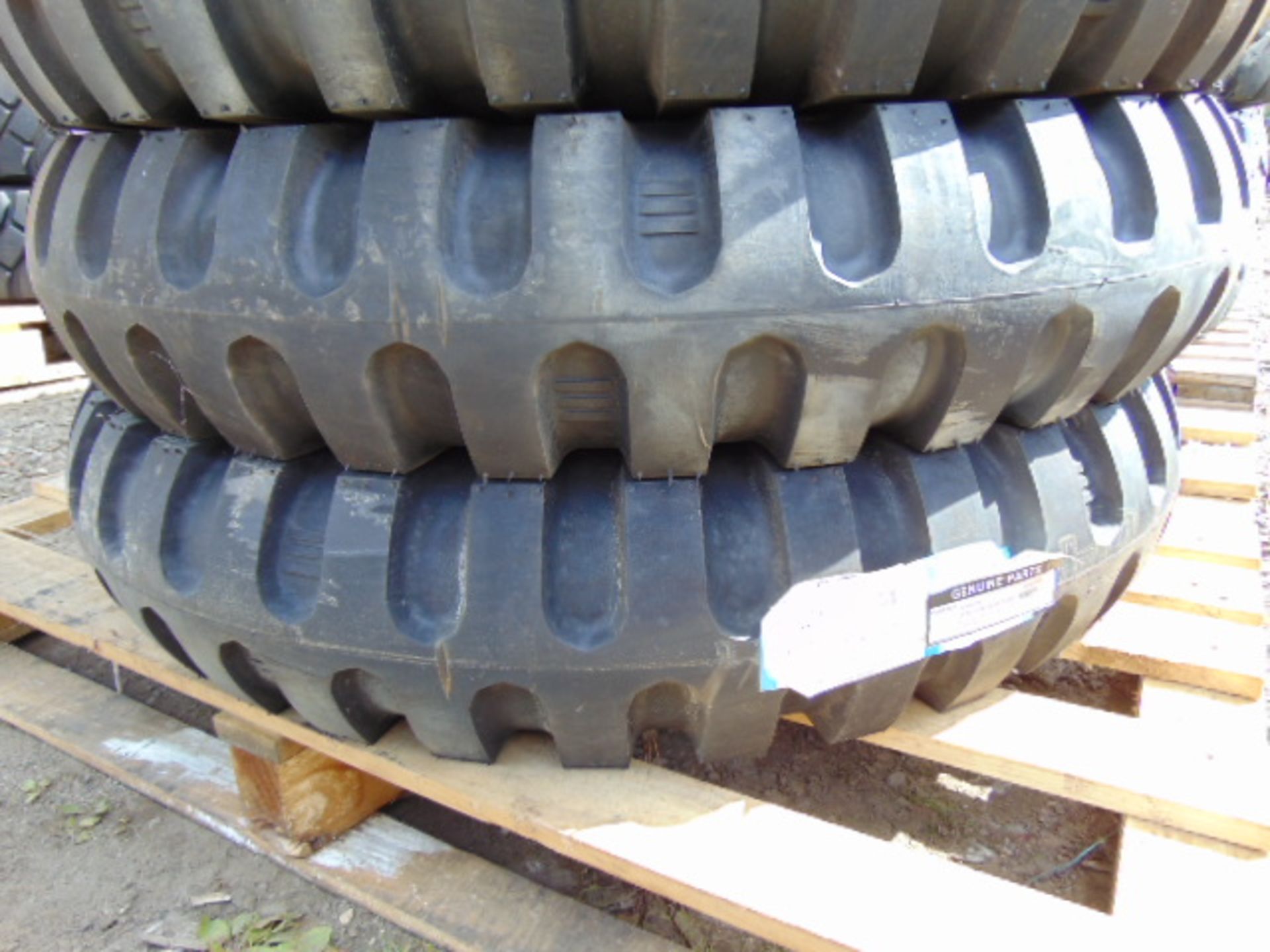 4 x S.T.A. 9.00-20 Crossply Tyres - Image 3 of 7