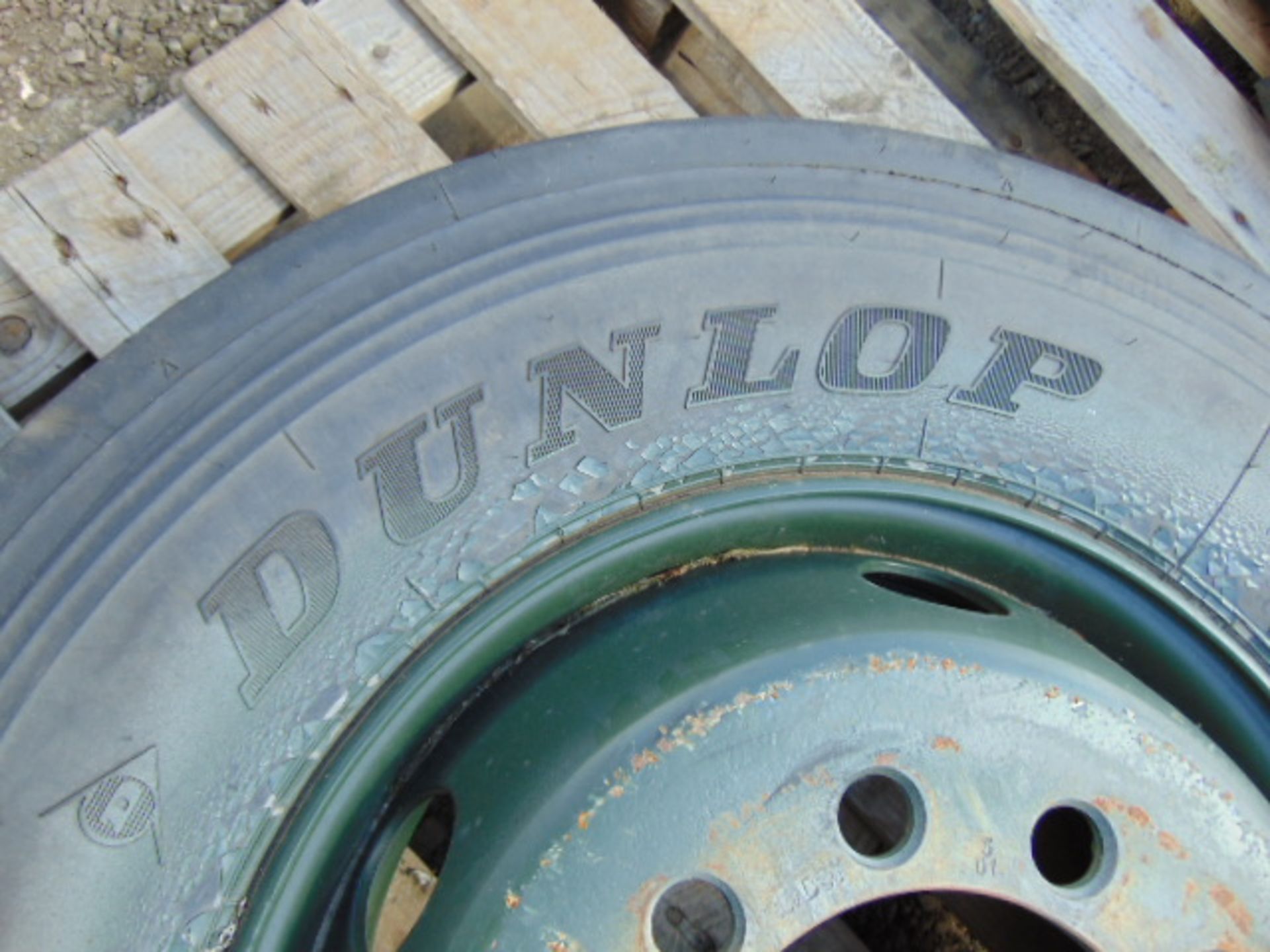 1 x Dunlop SP252 235 75R 17.5 Tyre complete with 10 stud rim - Image 7 of 7