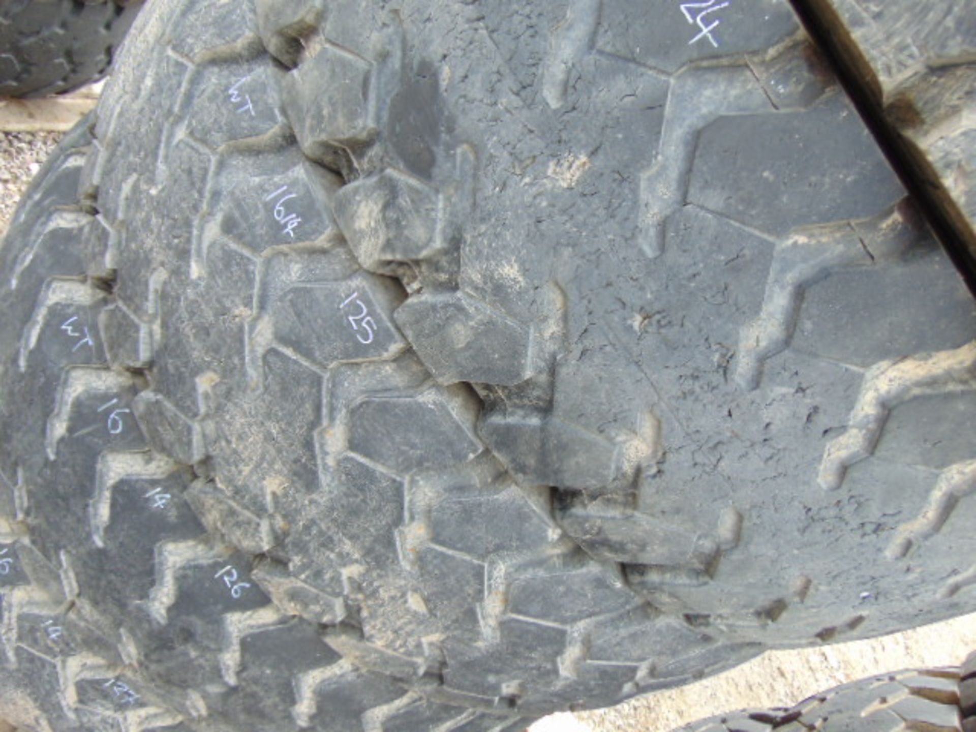 5 x Continental 14.00 R20 Tyres - Image 4 of 6