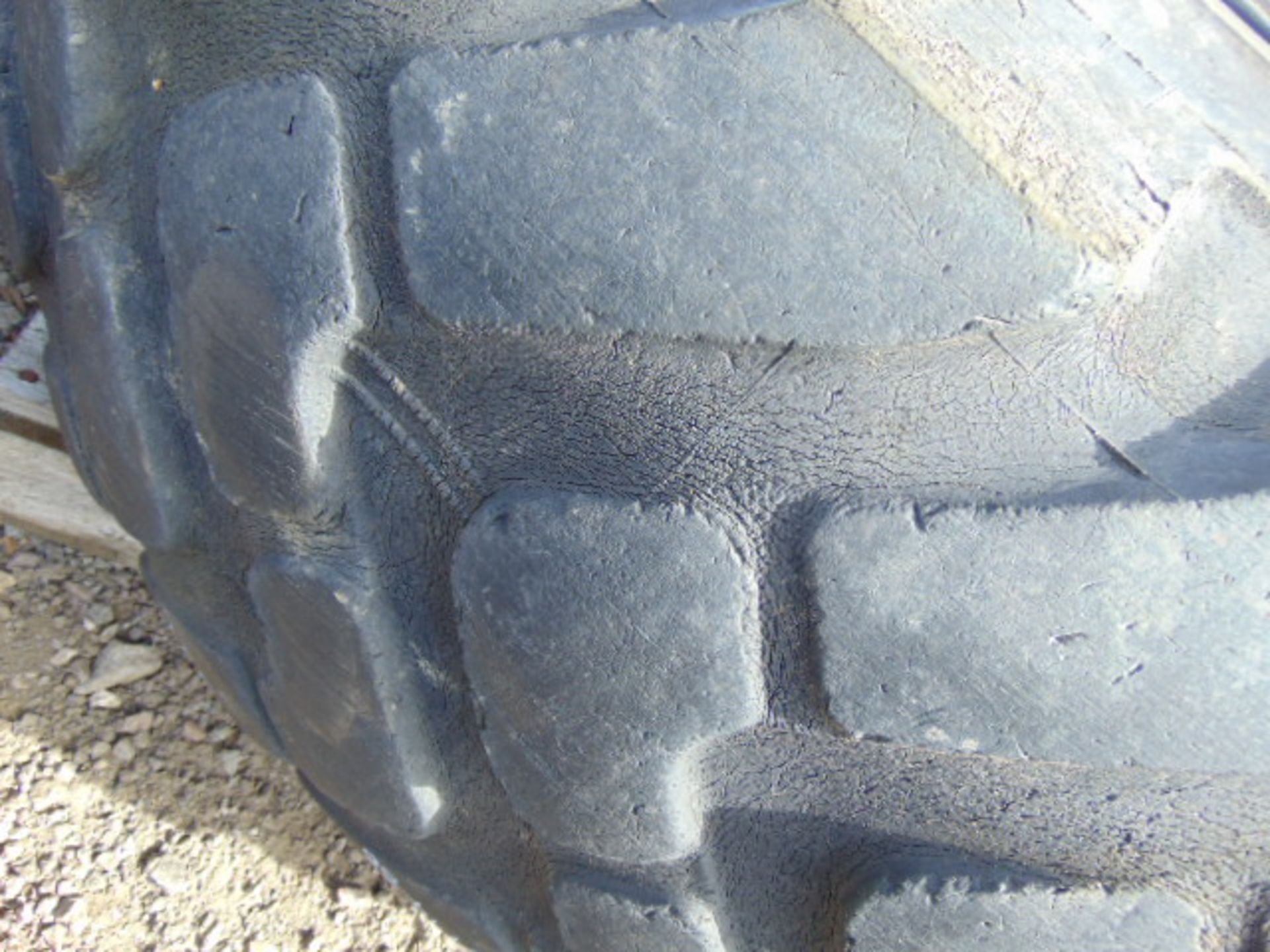 1 x Michelin 20.5 R25 XTLA Tyre - Image 3 of 6