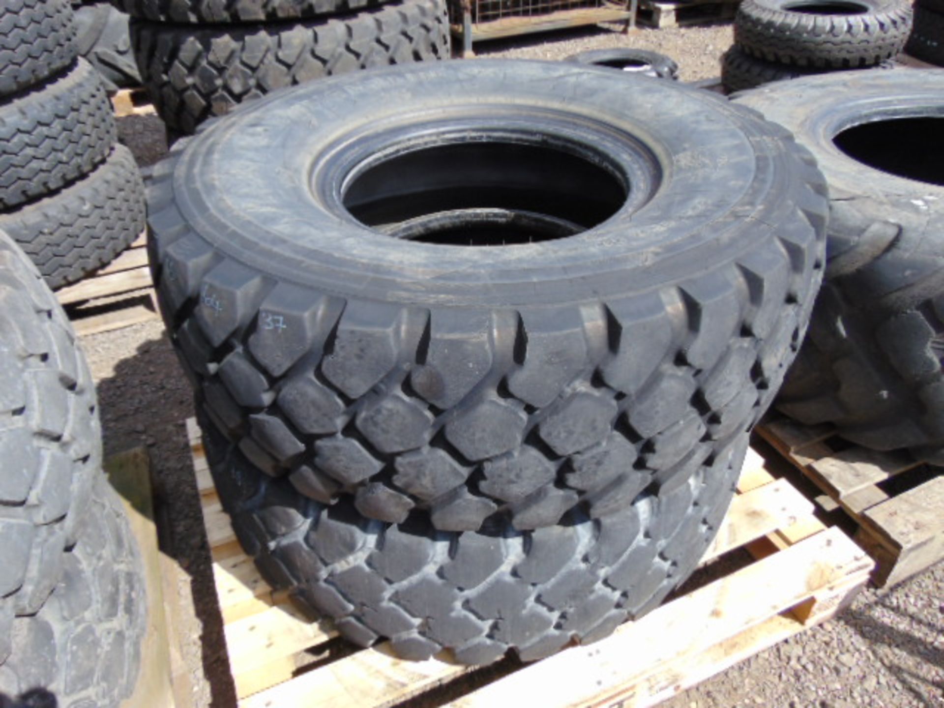 2 x Michelin XZL 395/85 R20 Tyres