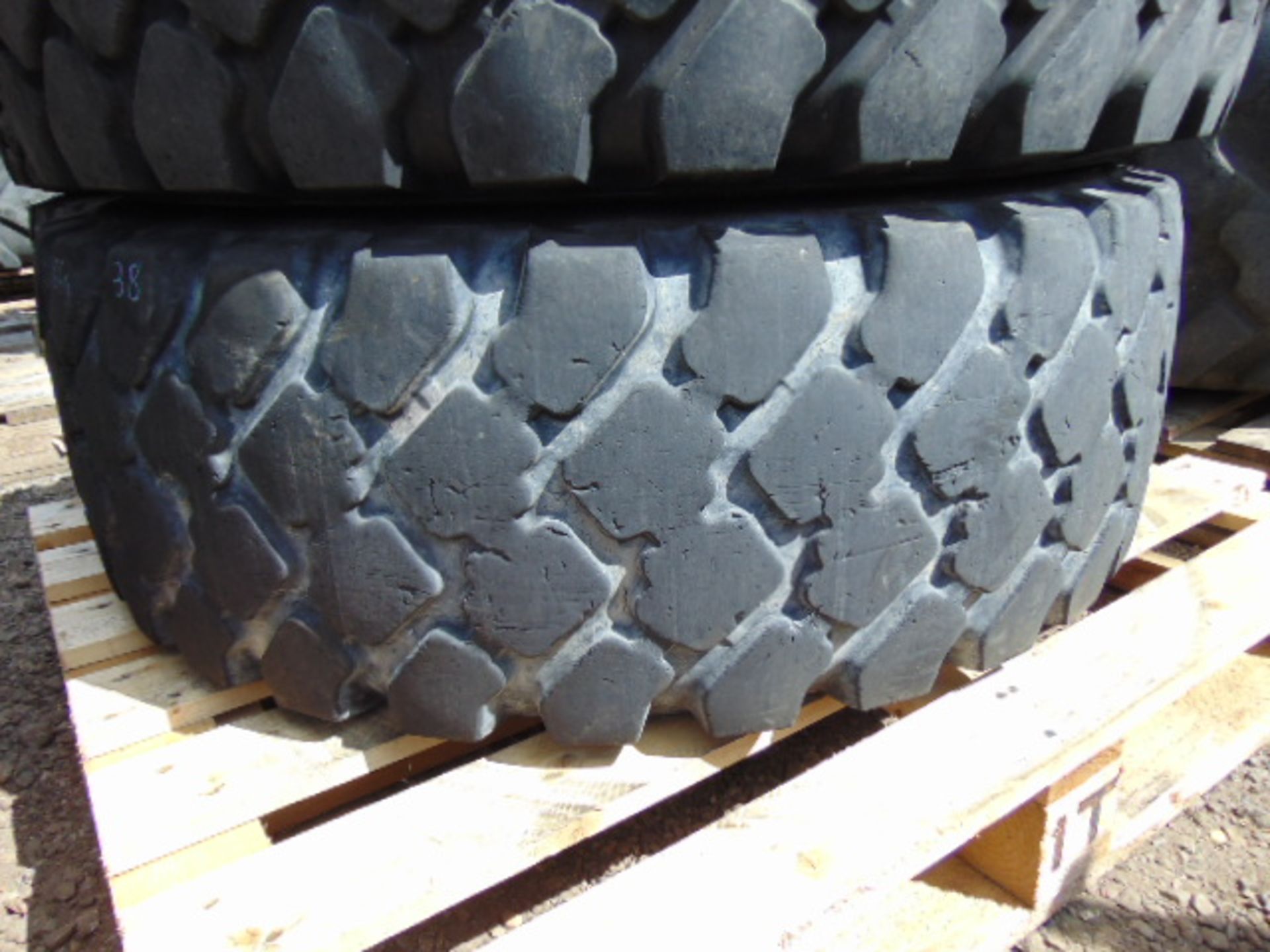 2 x Michelin XZL 395/85 R20 Tyres - Image 3 of 6