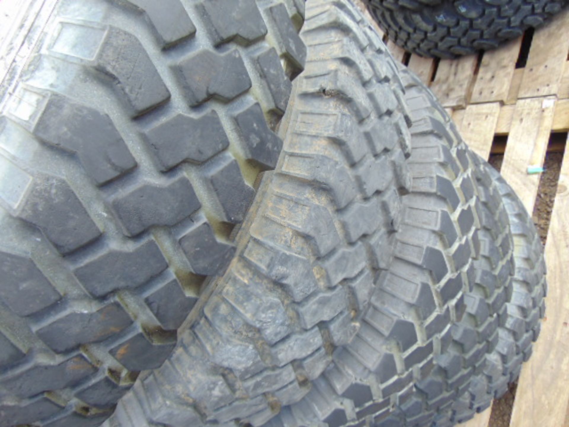 5 x Michelin 8.25 R16 Tyres - Image 4 of 6
