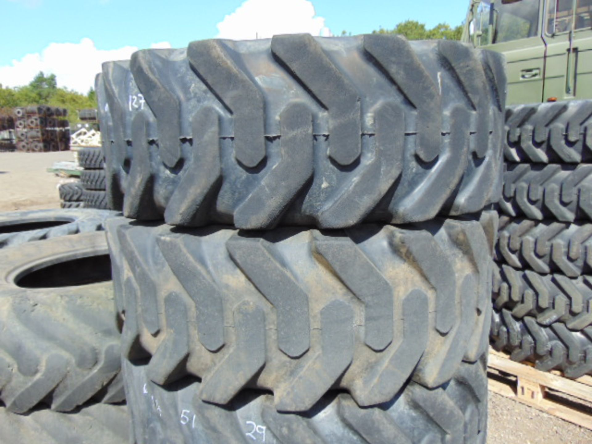 5 x Firestone Super Traction Loader 280/80 18 IND Tyres - Image 2 of 8
