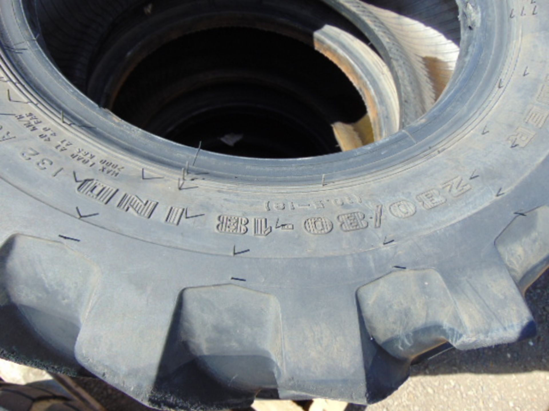 5 x Firestone Super Traction Loader 280/80 18 IND Tyres - Image 8 of 8