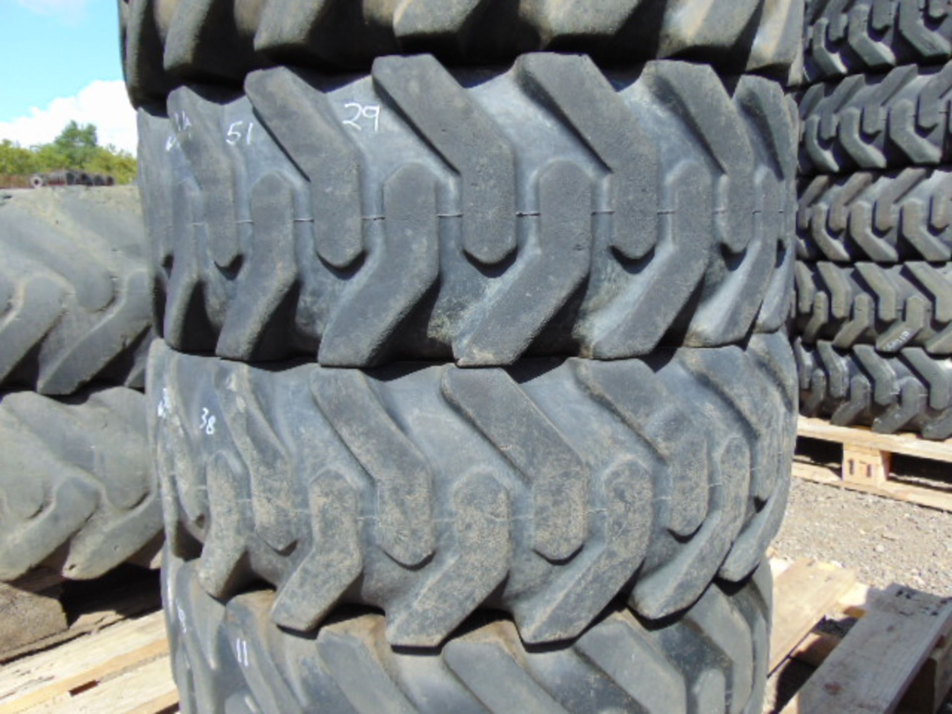 5 x Firestone Super Traction Loader 280/80 18 IND Tyres - Image 3 of 8