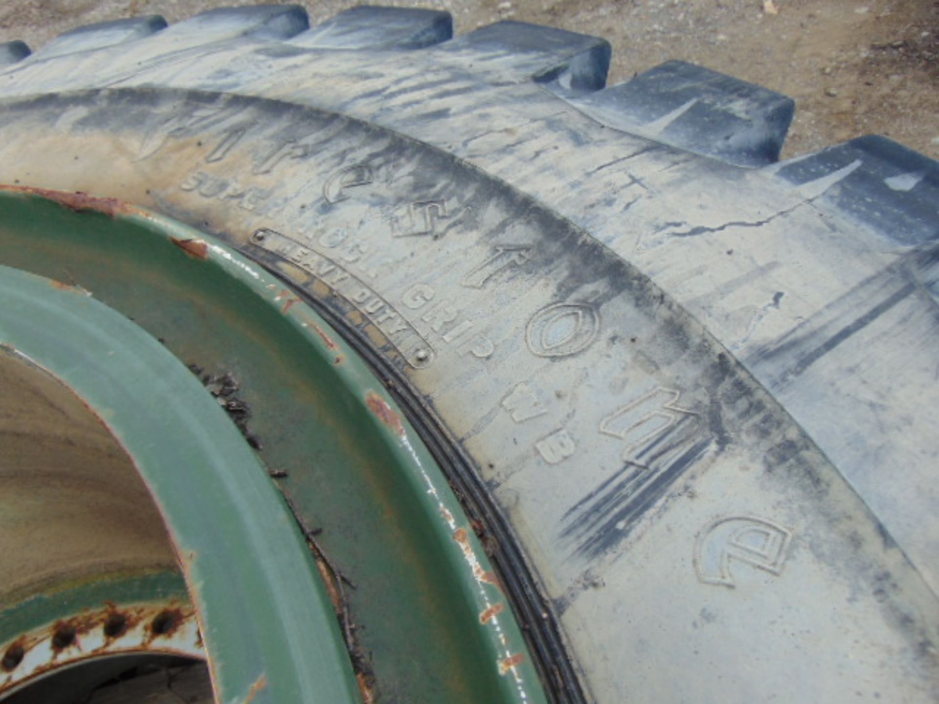 1 x Firestone 29.5-35 Tyre complete with rim - Image 3 of 4