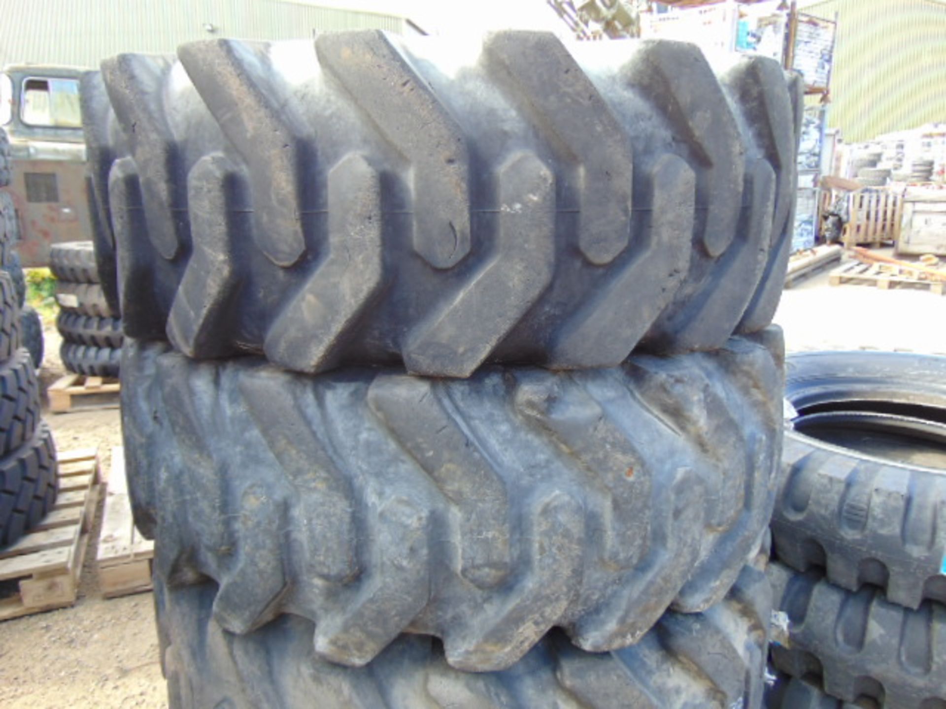 5 x Firestone Super Traction Loader 280/80 18 IND Tyres - Image 2 of 7