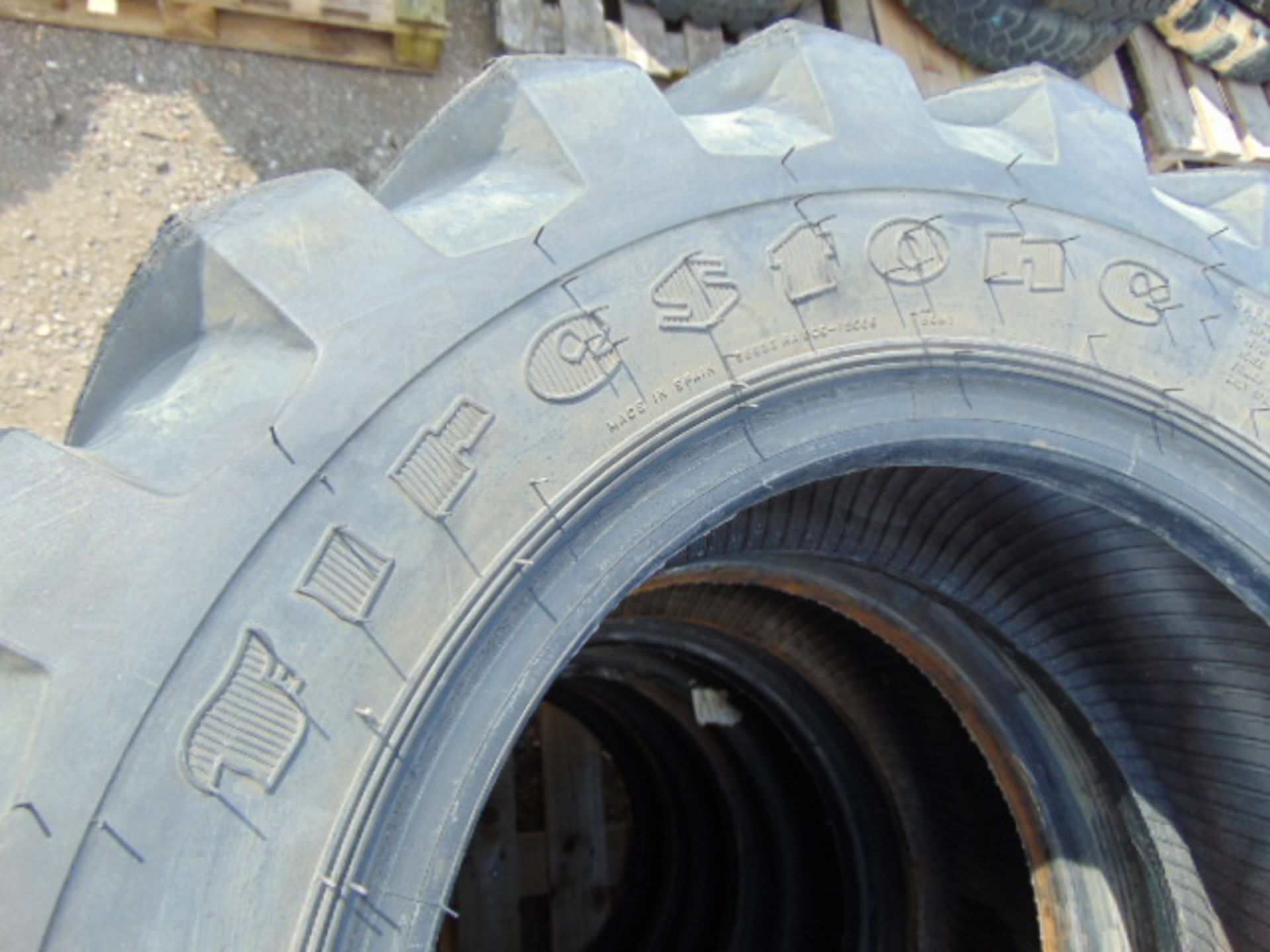5 x Firestone Super Traction Loader 280/80 18 IND Tyres - Image 7 of 8