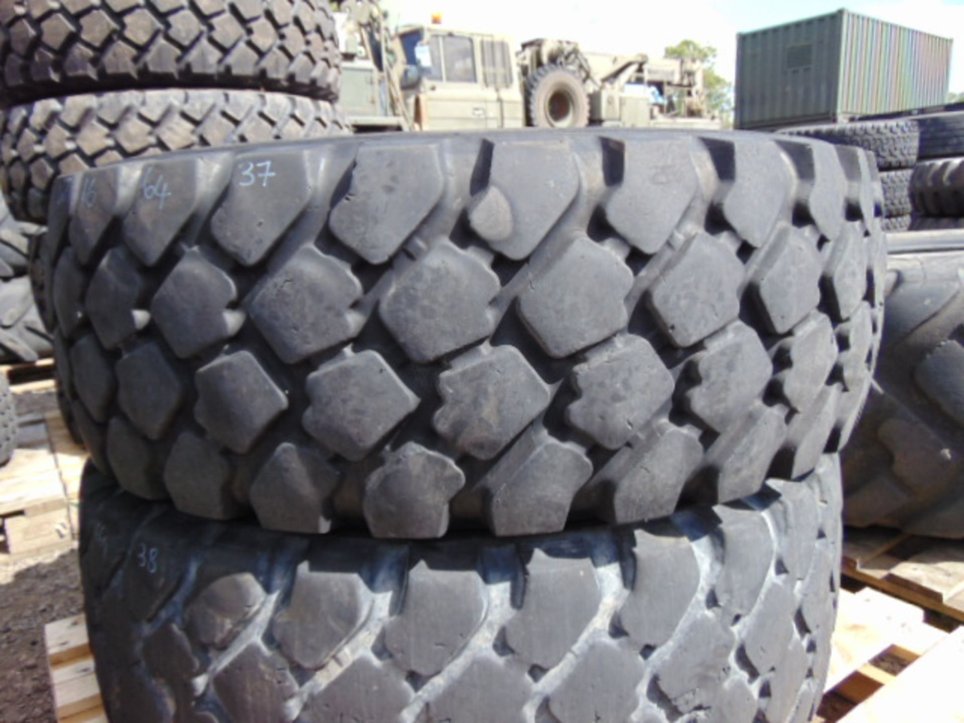 2 x Michelin XZL 395/85 R20 Tyres - Image 2 of 6