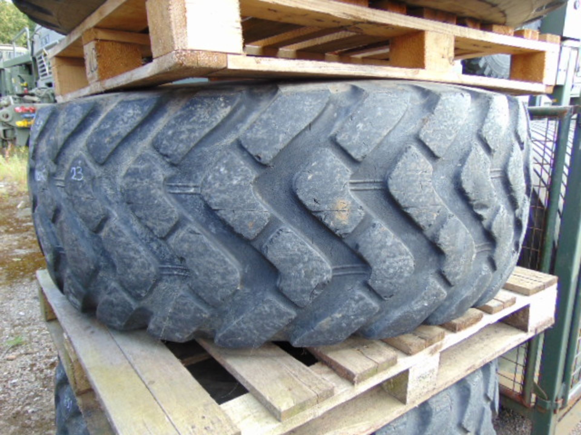 3 x Michelin 20.5 R25 XTLA Tyres - Image 3 of 9