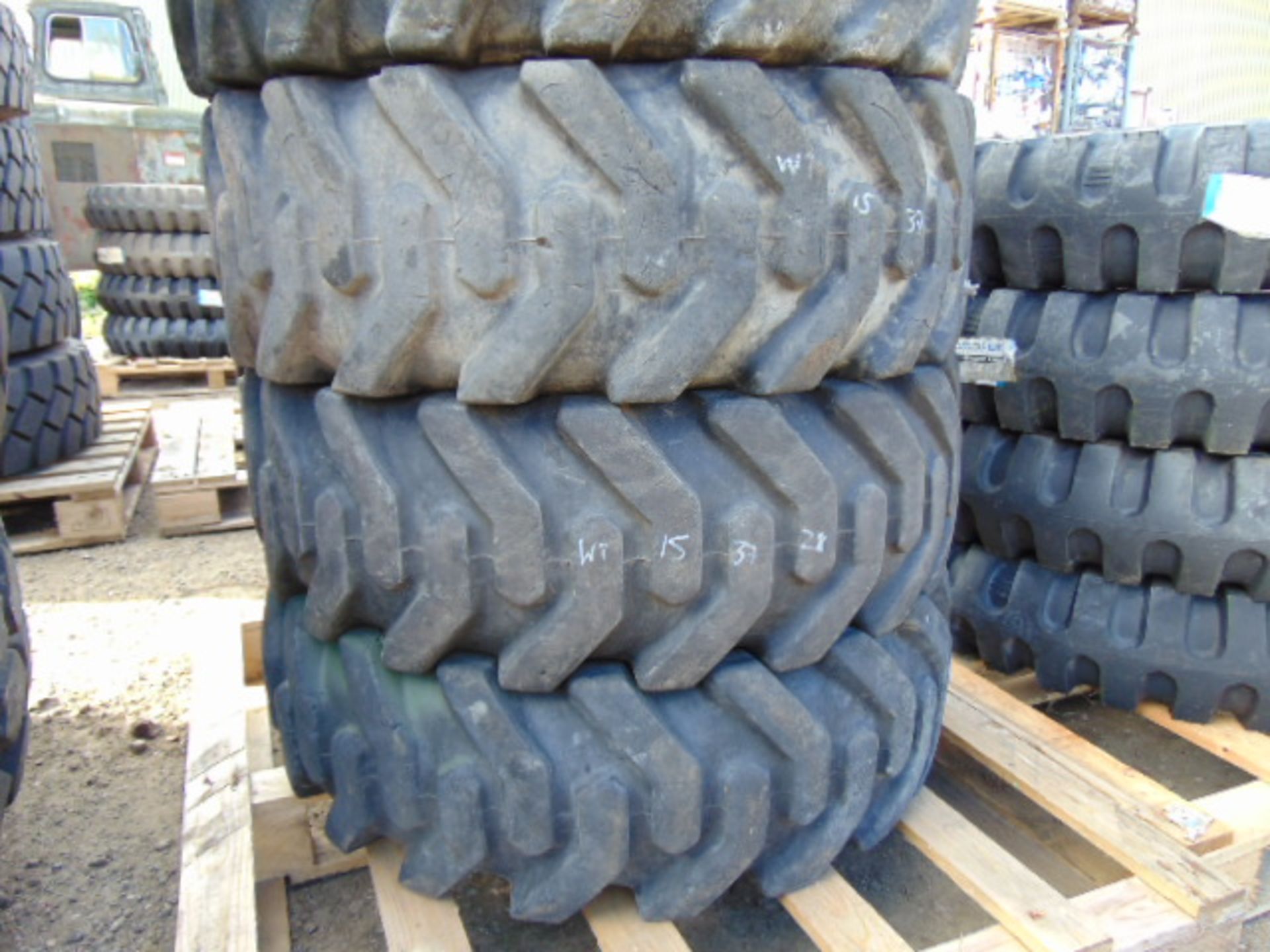 5 x Firestone Super Traction Loader 280/80 18 IND Tyres - Image 3 of 7