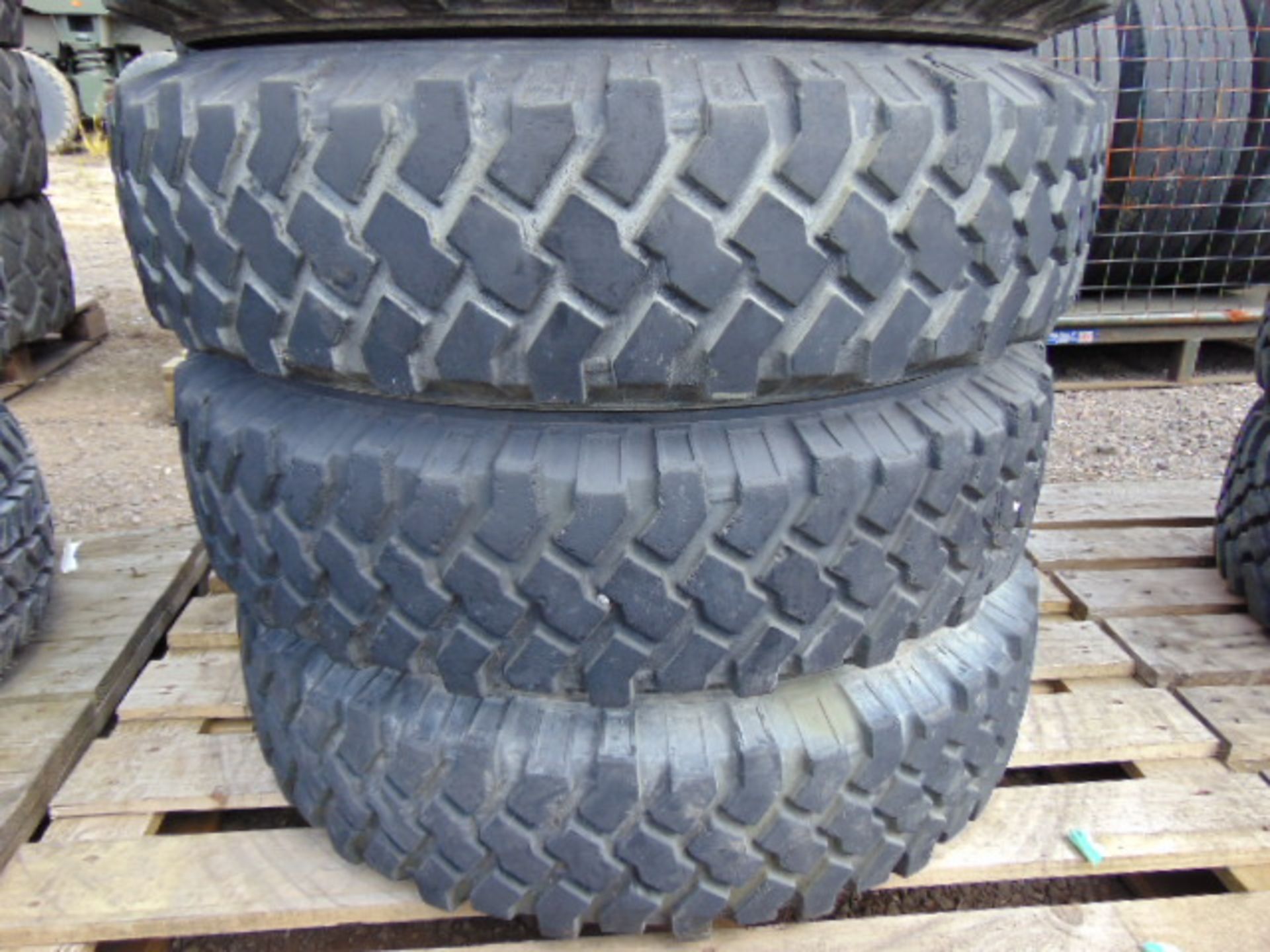 5 x Michelin 8.25 R16 Tyres - Image 3 of 6