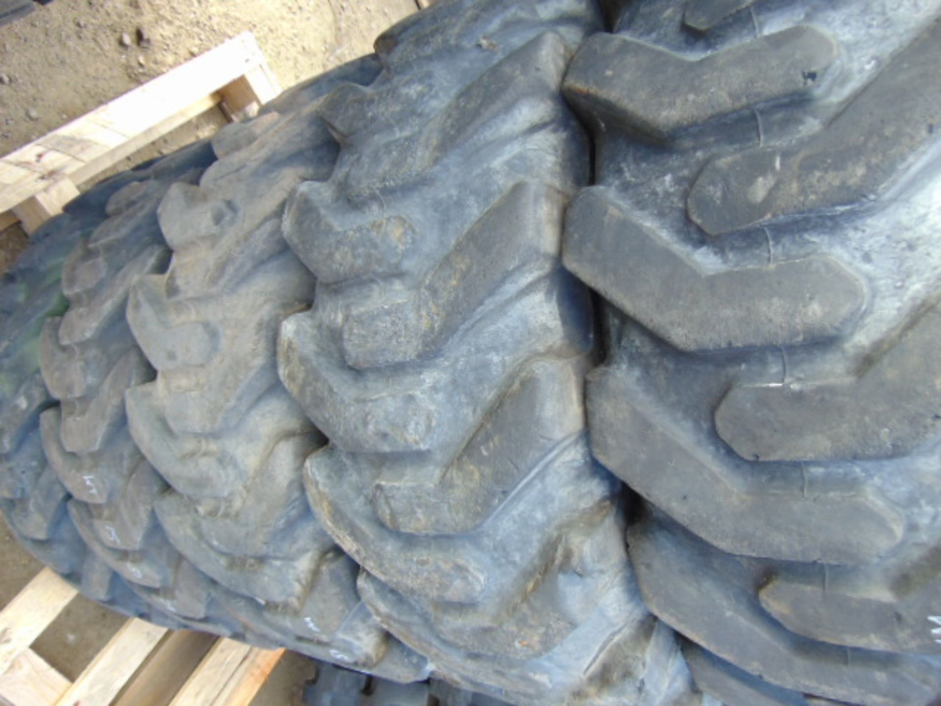 5 x Firestone Super Traction Loader 280/80 18 IND Tyres - Image 4 of 7