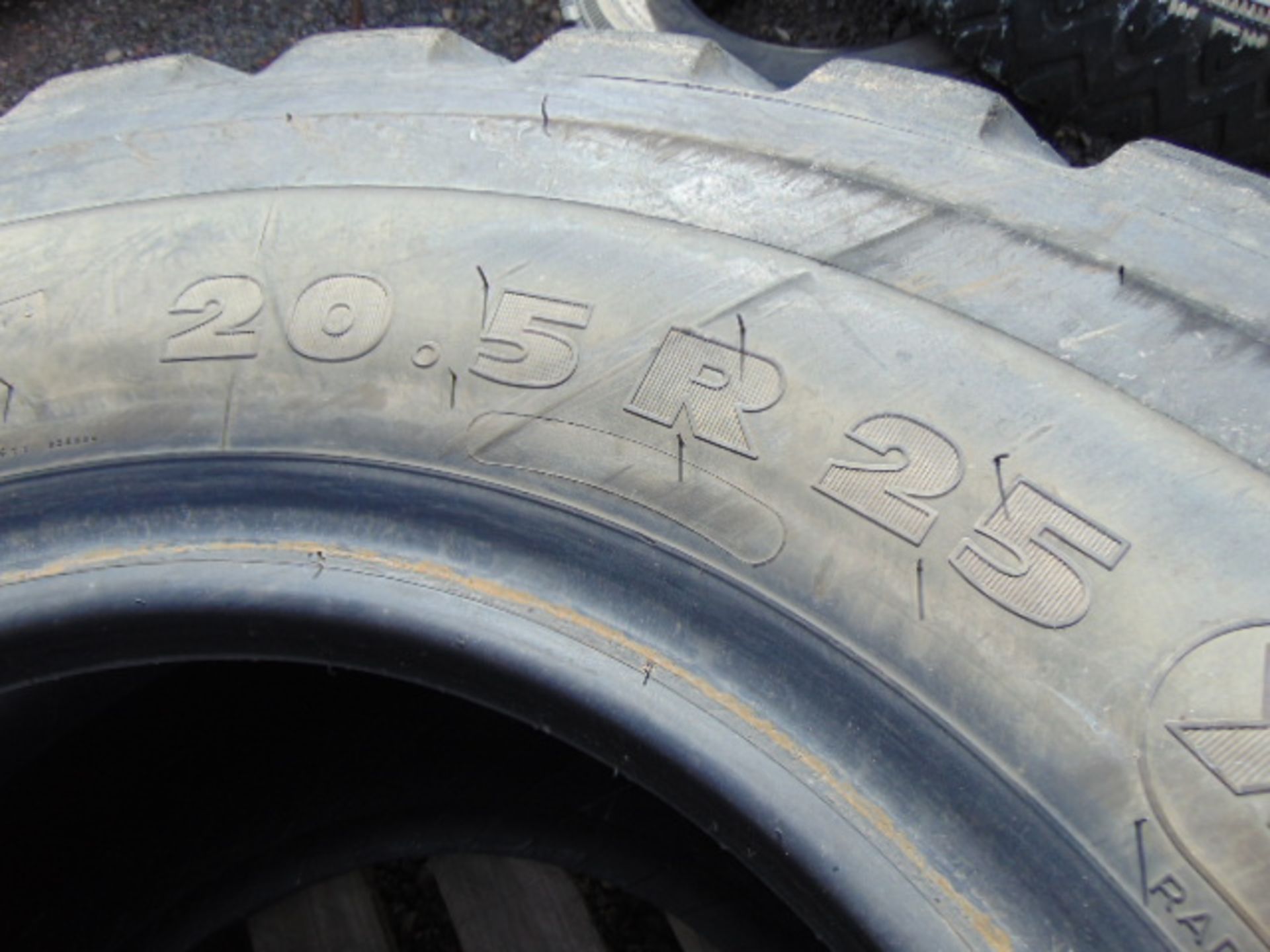 1 x Michelin 20.5 R25 XTLA Tyre - Image 5 of 6