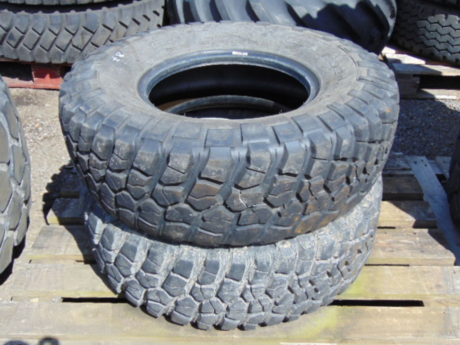 2 x BF Goodrich Mud-Terrain LT285/75 R16 Tyres