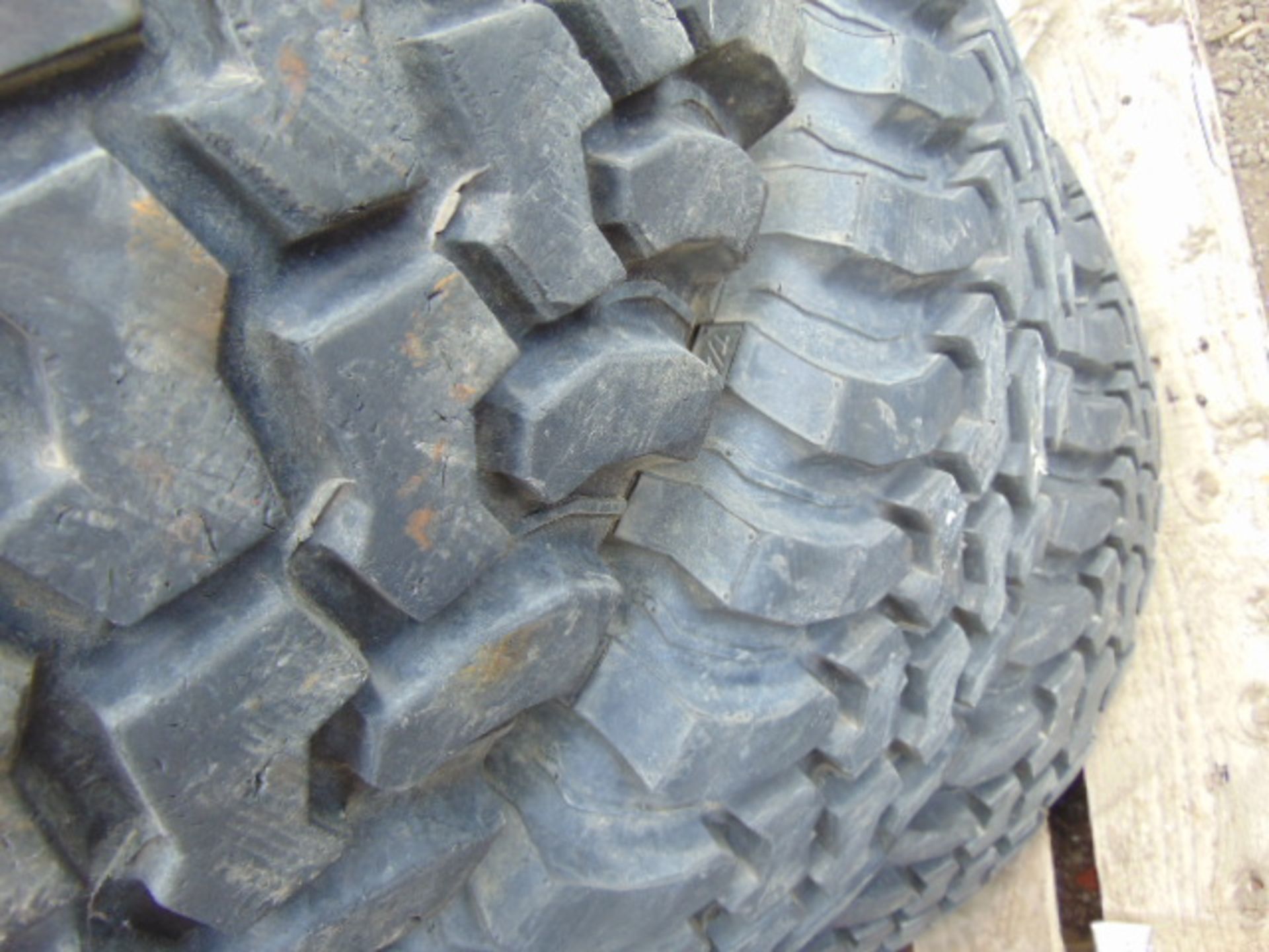 4 x BF Goodrich Mud-Terrain LT285/75 R16 Tyres - Image 4 of 7