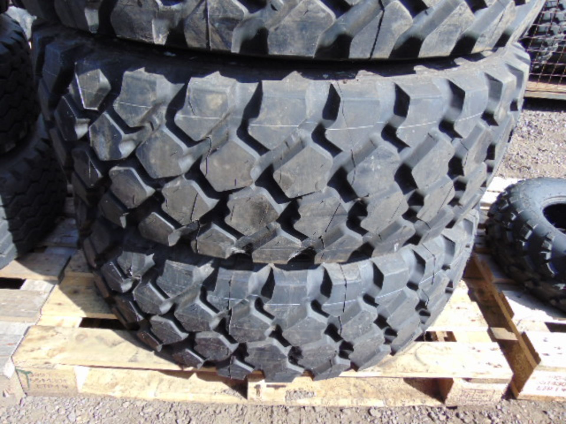 4 x Michelin XZL 365/85 R20 Tyres with Runflat Inserts and 10 Stud Rims - Image 3 of 6