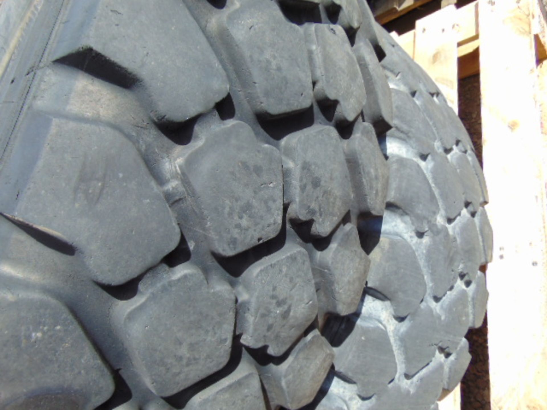 2 x Michelin XZL 395/85 R20 Tyres - Image 4 of 6