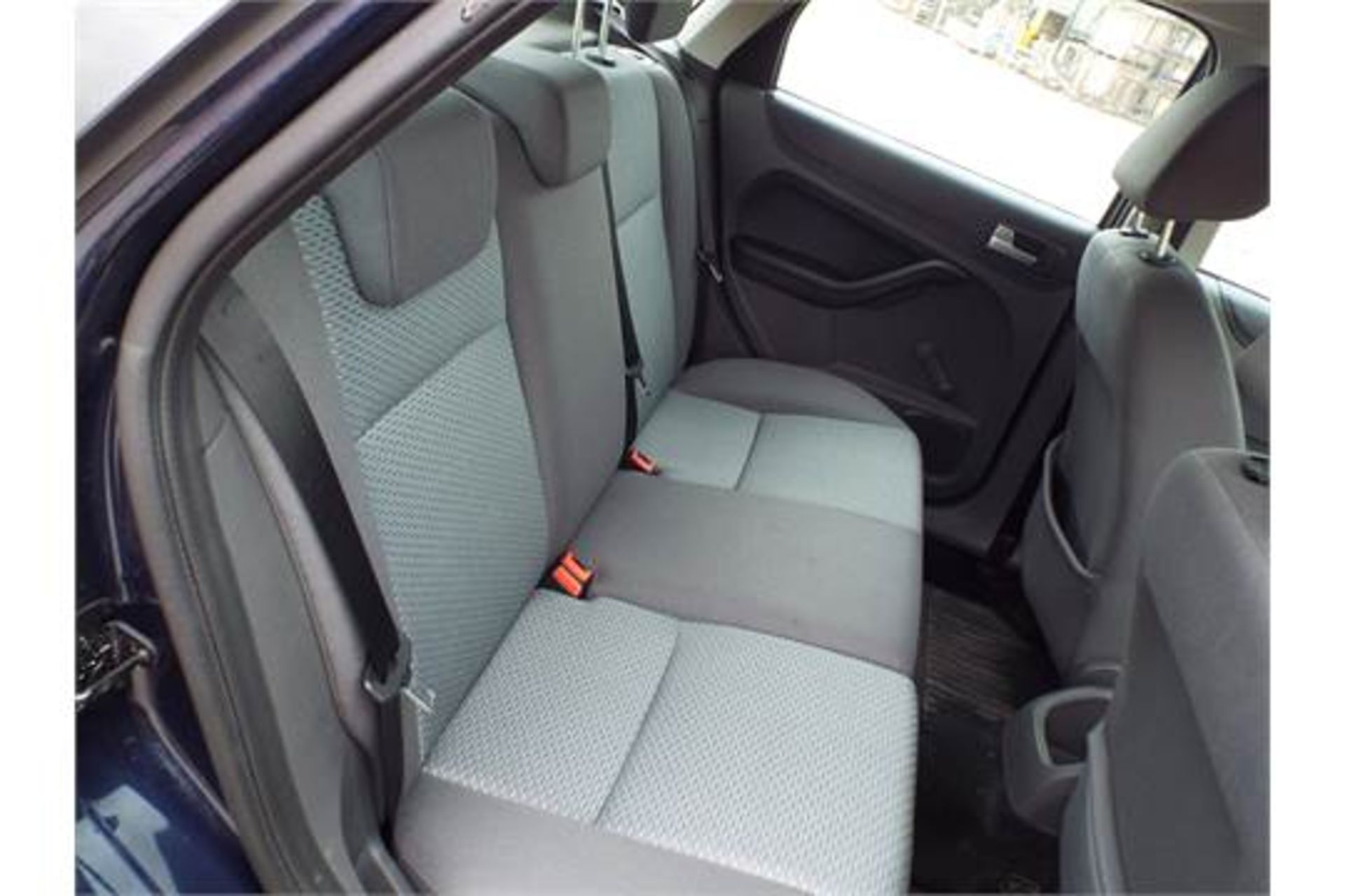 2006 Ford Focus LX 1.6TDCi 5 Door Hatchback - Image 14 of 18