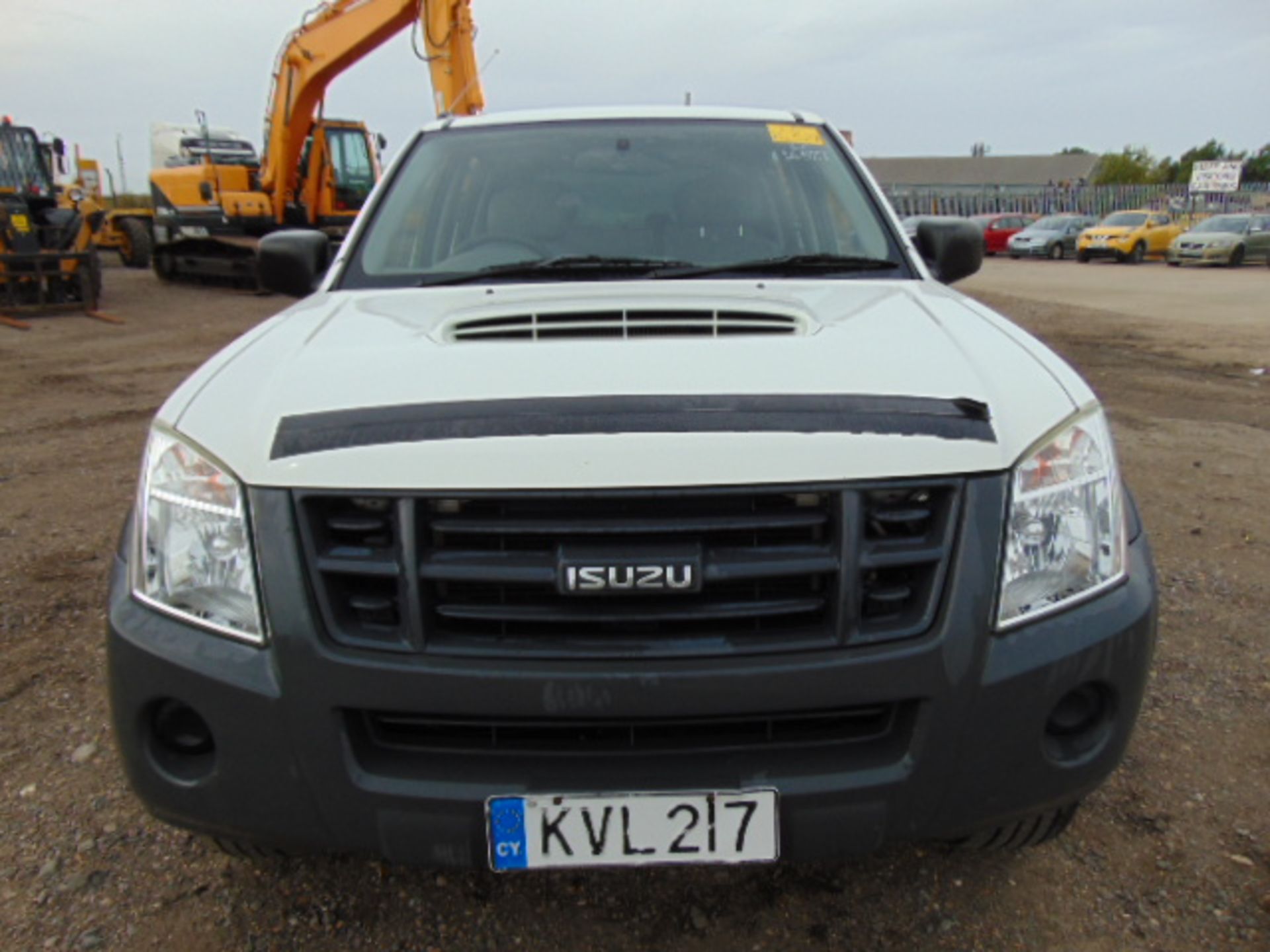 2009 Isuzu D-Max Double Cab 2.5 Diesel 4 x 4 - Image 2 of 16