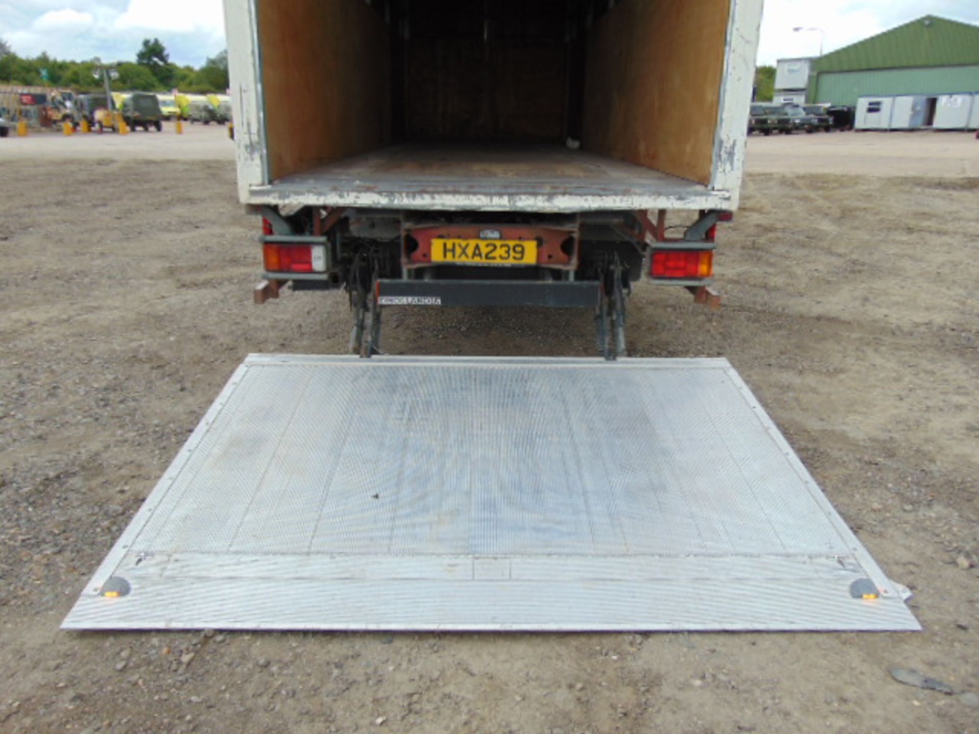 Ford Iveco Cargo 100E18 6T Box Lorry Complete with Rear Tail Lift - Image 12 of 20