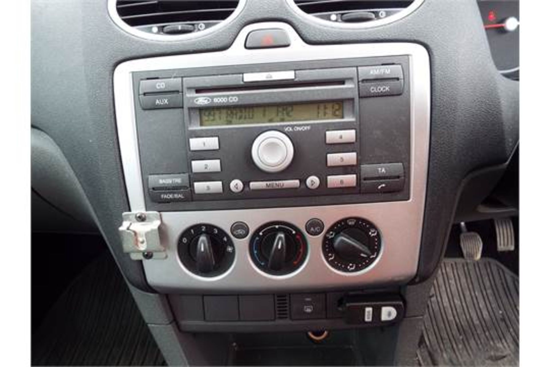 2006 Ford Focus LX 1.6TDCi 5 Door Hatchback - Image 10 of 18