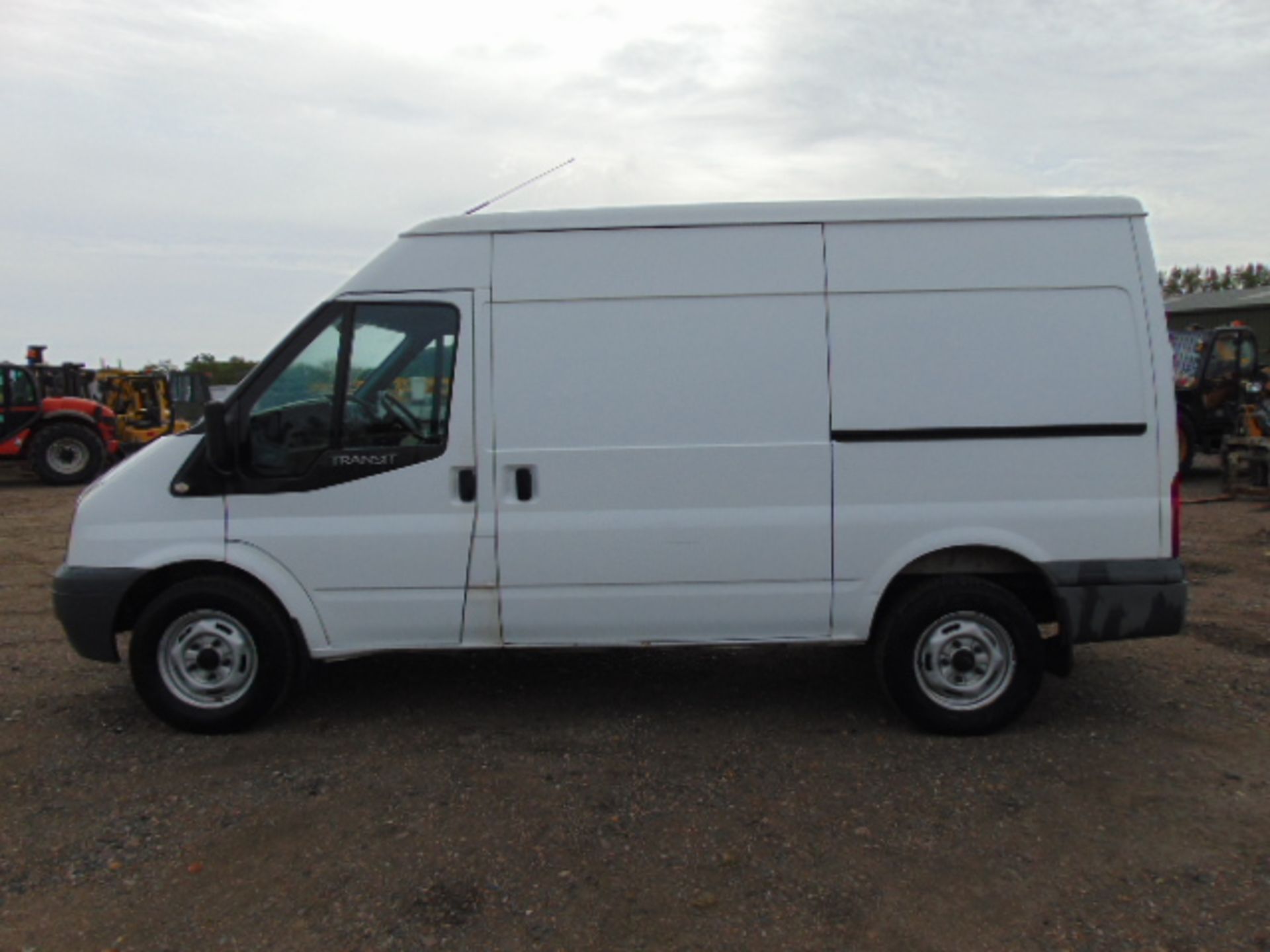 Ford Transit 100 T350 Panel Van - Image 4 of 15