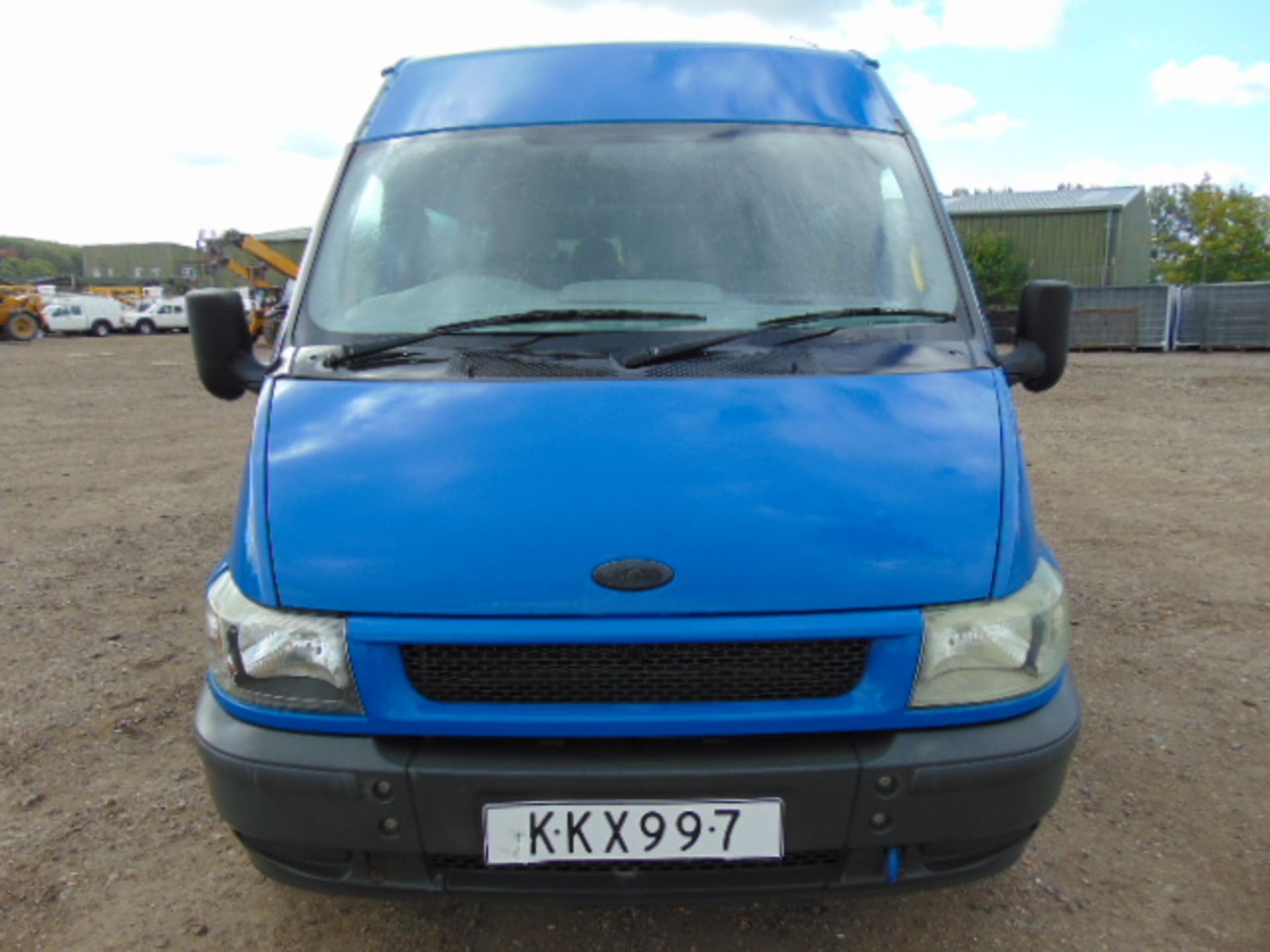 2005 Ford Transit 9 Seat Minibus 10,782 miles! - Image 2 of 19