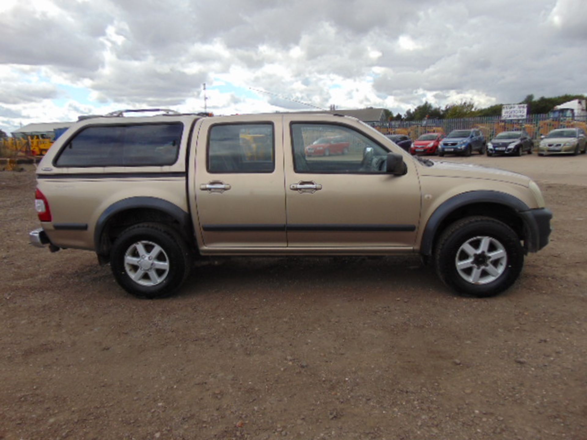 2004 Isuzu D-Max 3.0 TD 4 x 4 Double Cab Pickup - Image 5 of 17