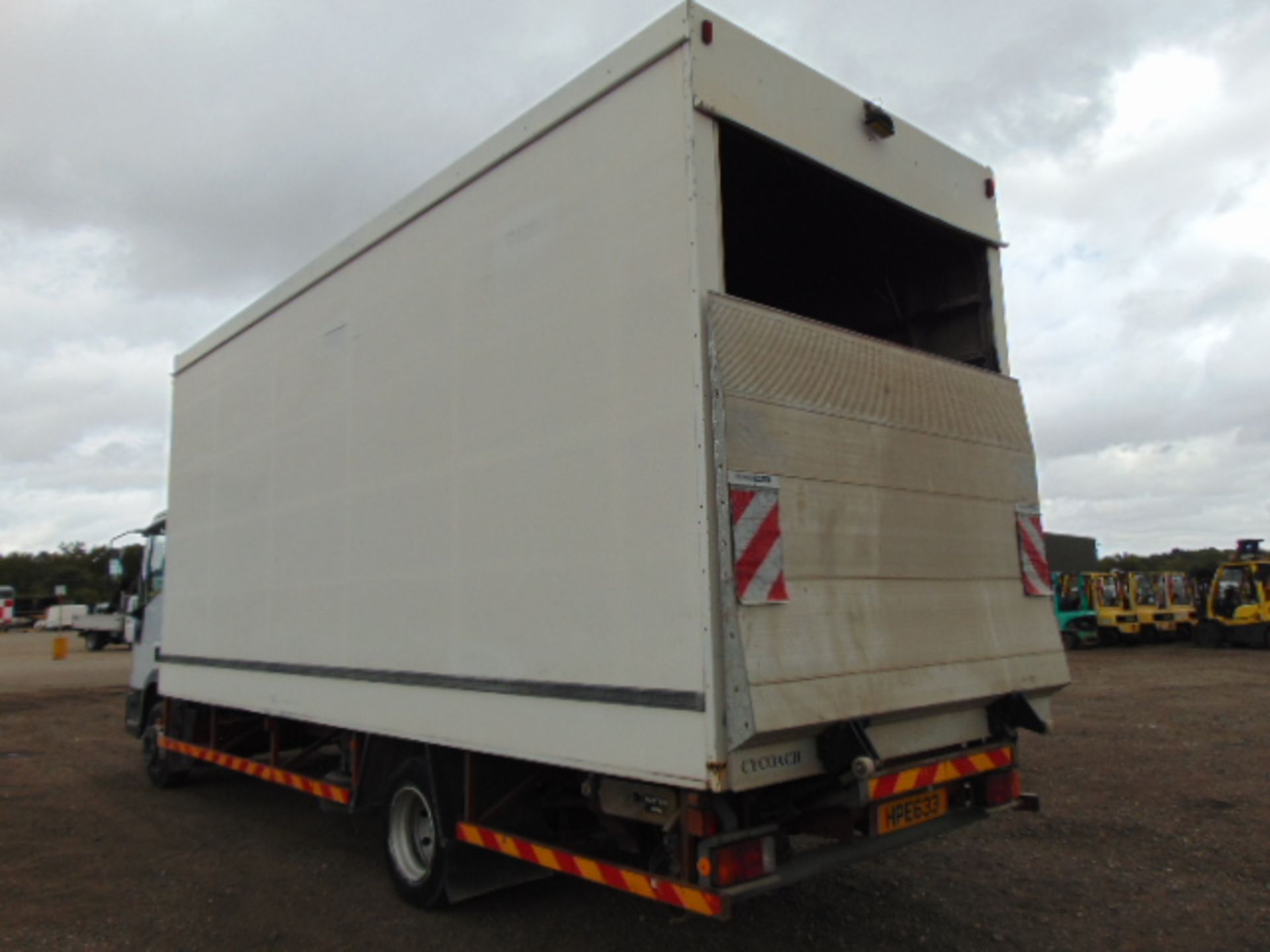 Ford Iveco Cargo 100E18 6T Box Lorry Complete with Rear Tail Lift - Image 8 of 23