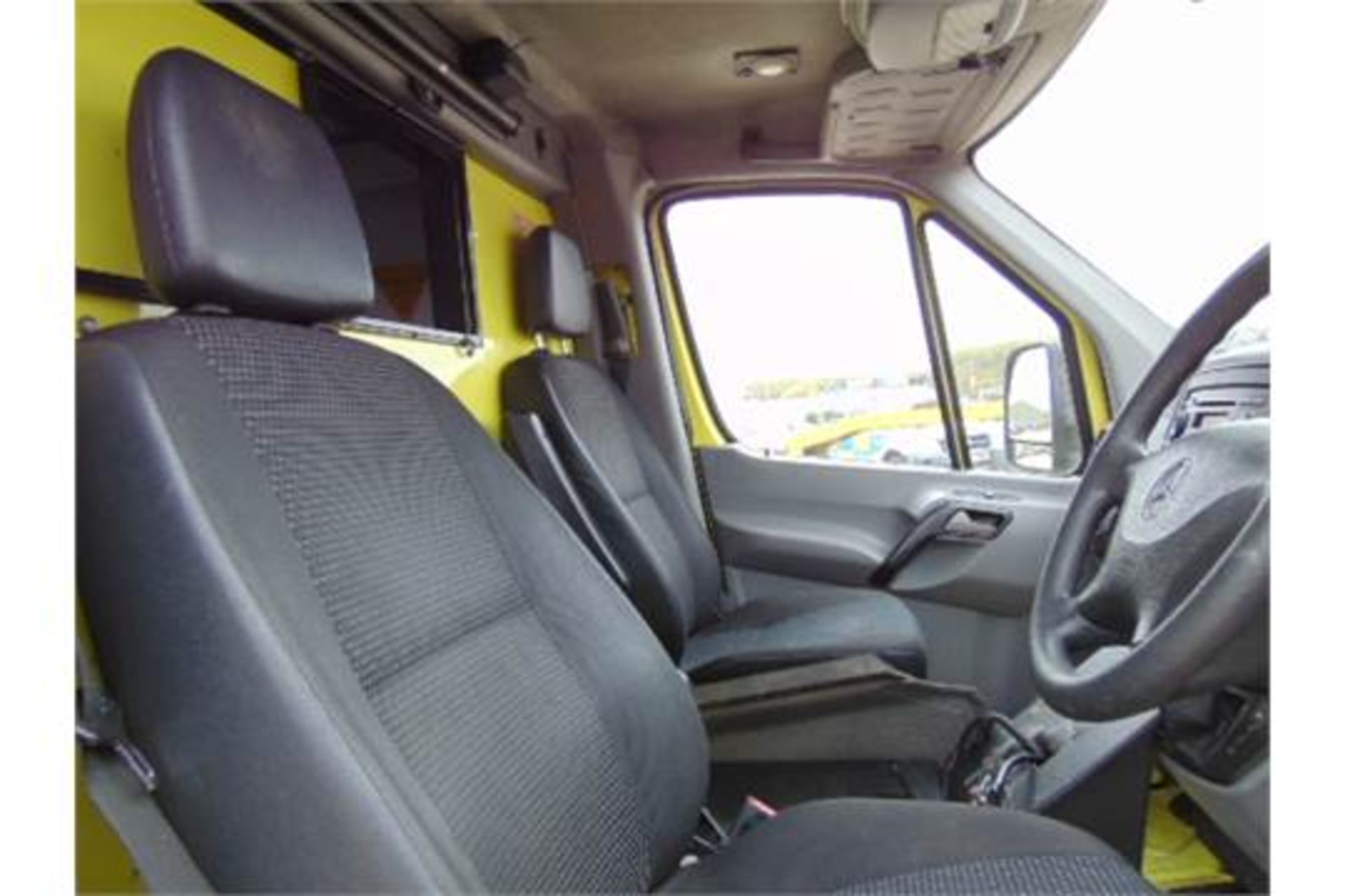 Mercedes Sprinter 515 CDI Turbo diesel ambulance - Image 12 of 18