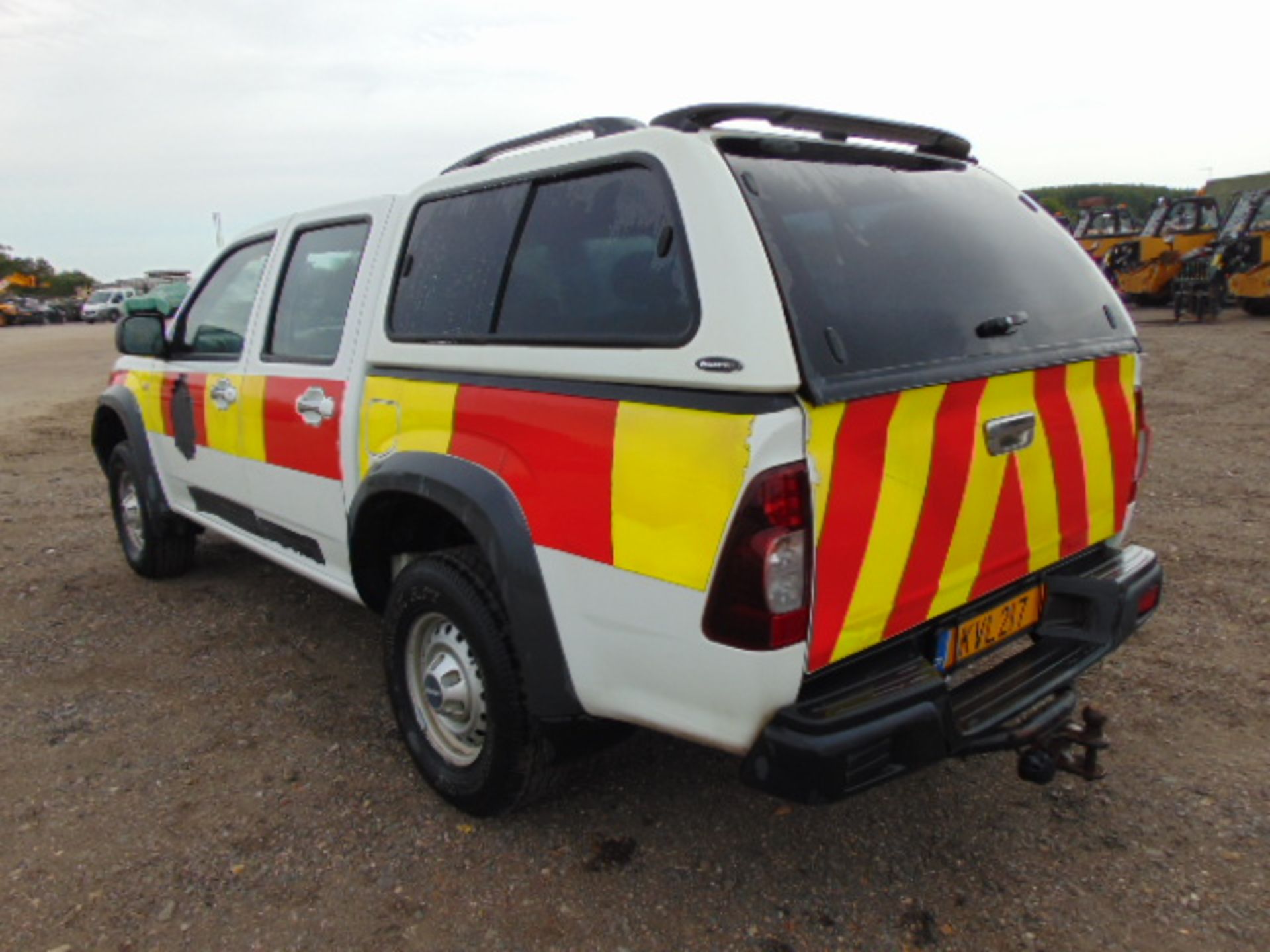 2009 Isuzu D-Max Double Cab 2.5 Diesel 4 x 4 - Image 8 of 16