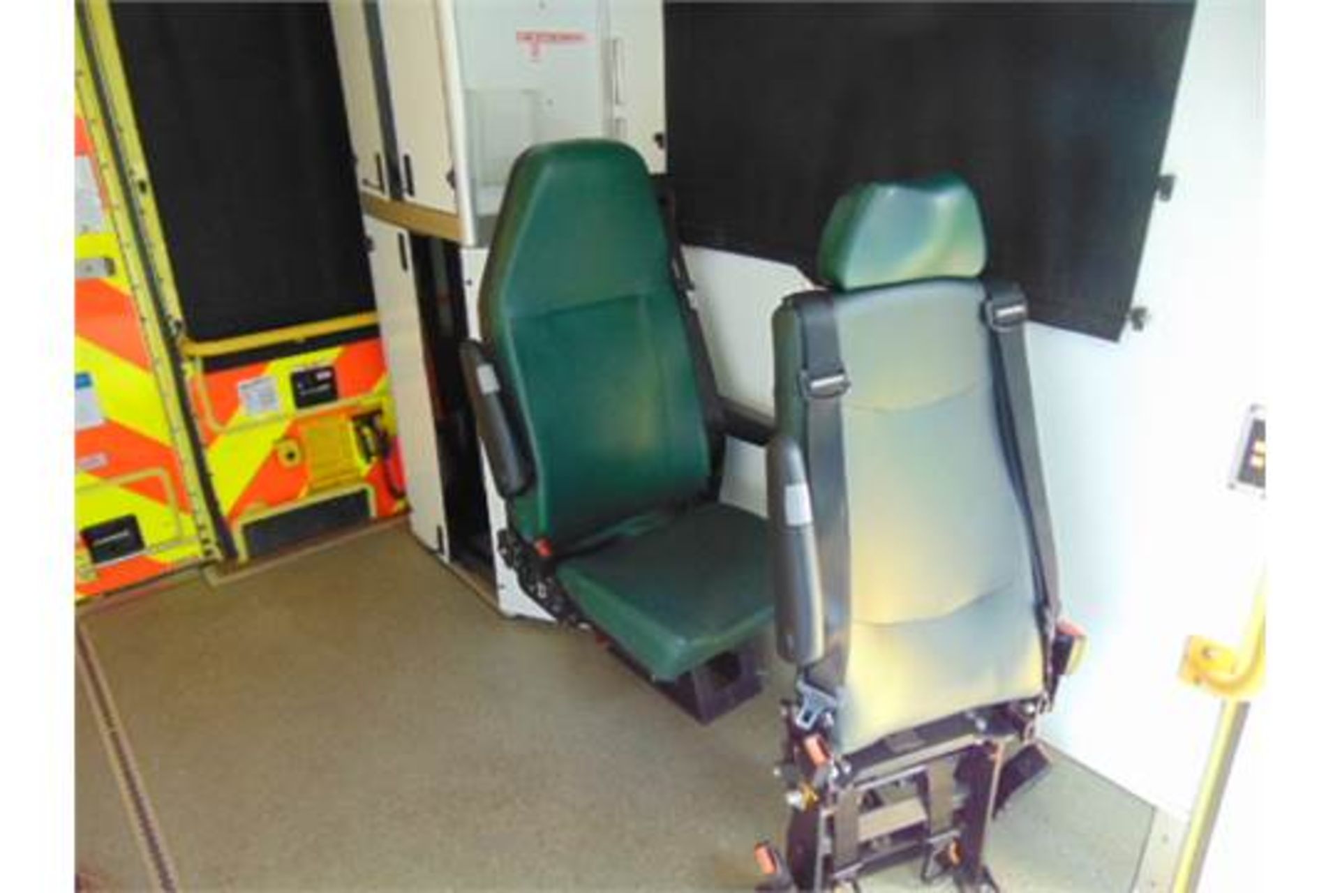 Mercedes Sprinter 515 CDI Turbo diesel ambulance - Image 15 of 18