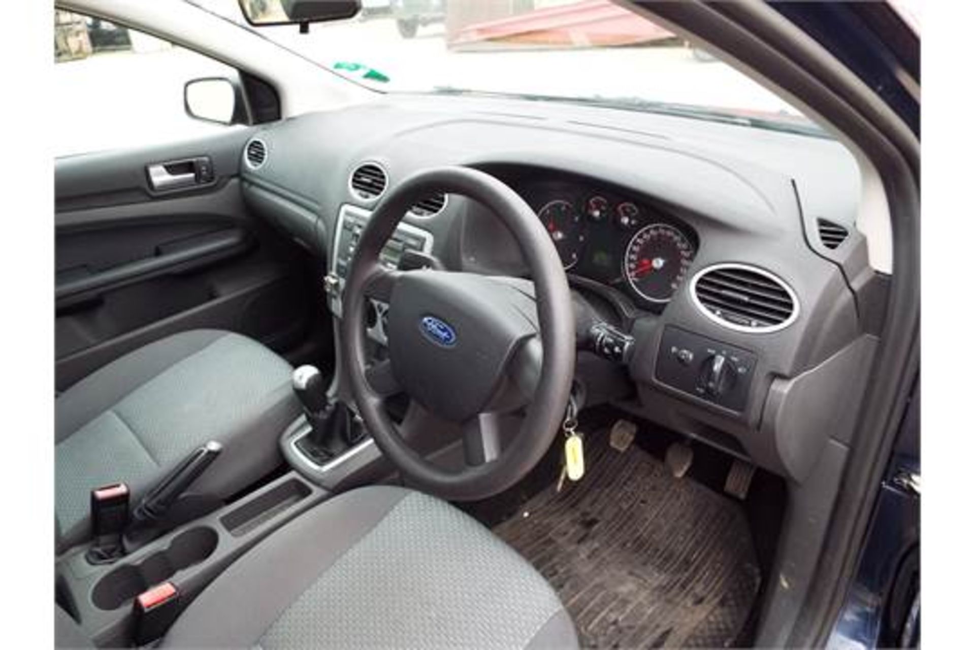 2006 Ford Focus LX 1.6TDCi 5 Door Hatchback - Image 11 of 18