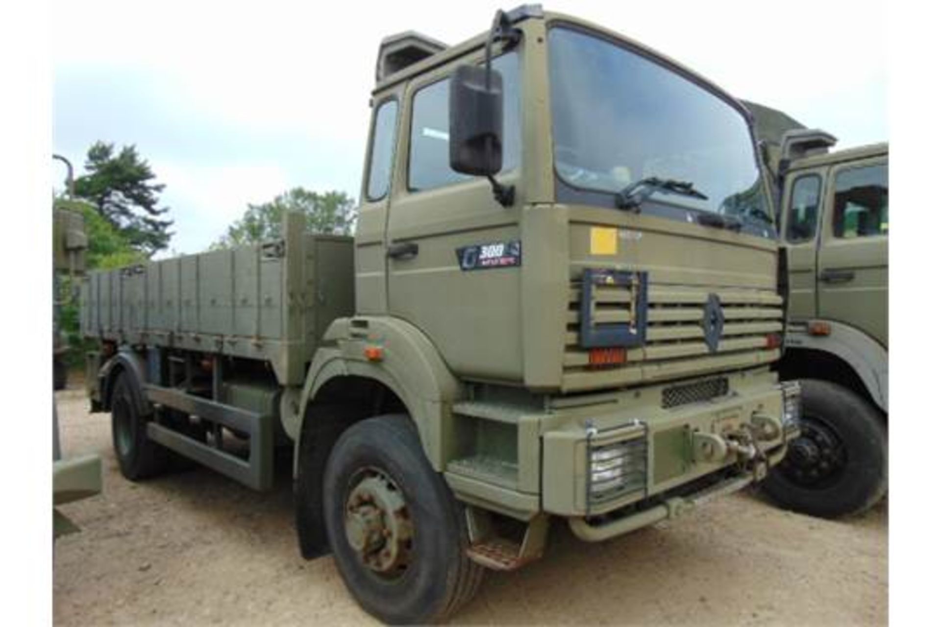 Renault G300 Maxter RHD 4x4 8T Cargo Truck with fitted winch