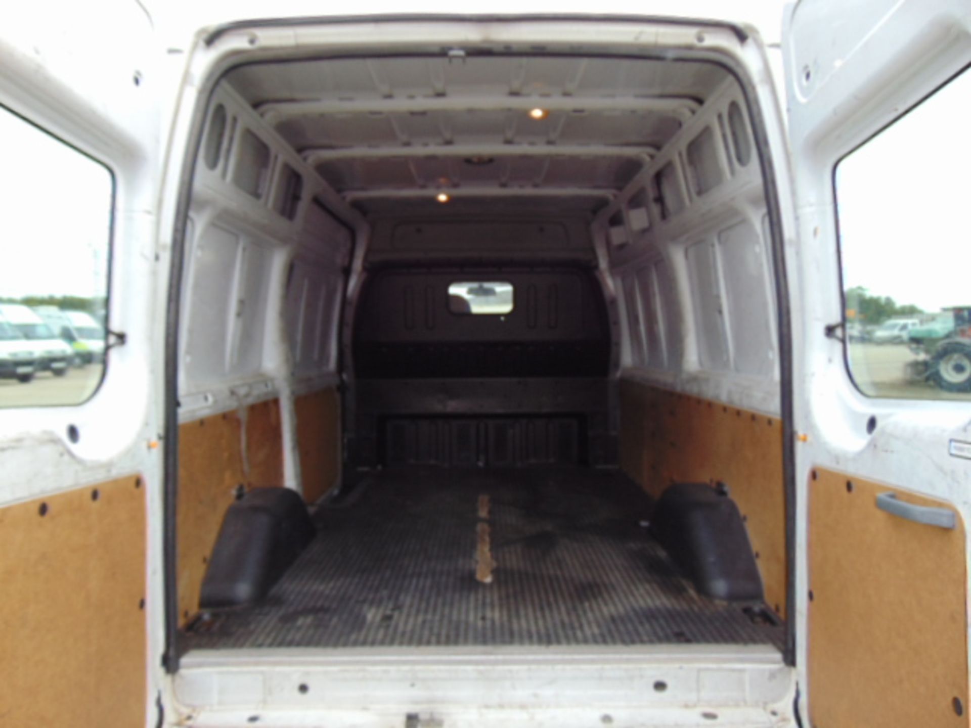 Ford Transit 100 T350 Panel Van - Image 9 of 15