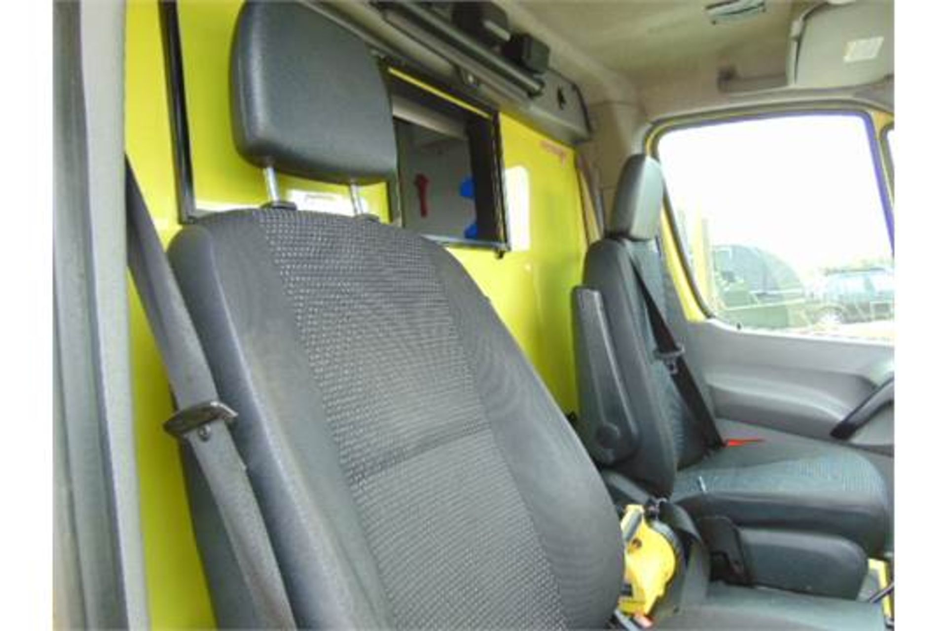 Mercedes Sprinter 515 CDI Turbo diesel ambulance - Image 12 of 22