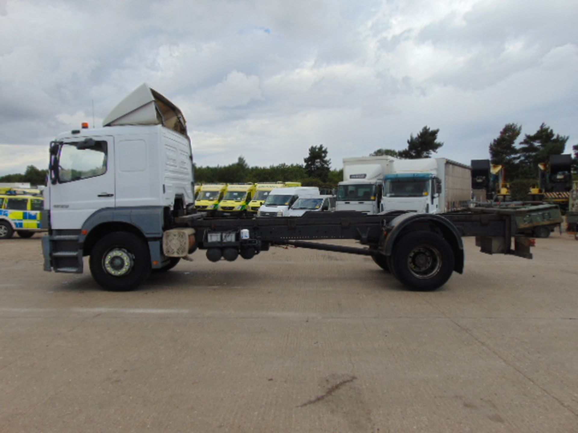Mercedes ATEGO 1823 4x2 Chassis Cab - Image 5 of 17