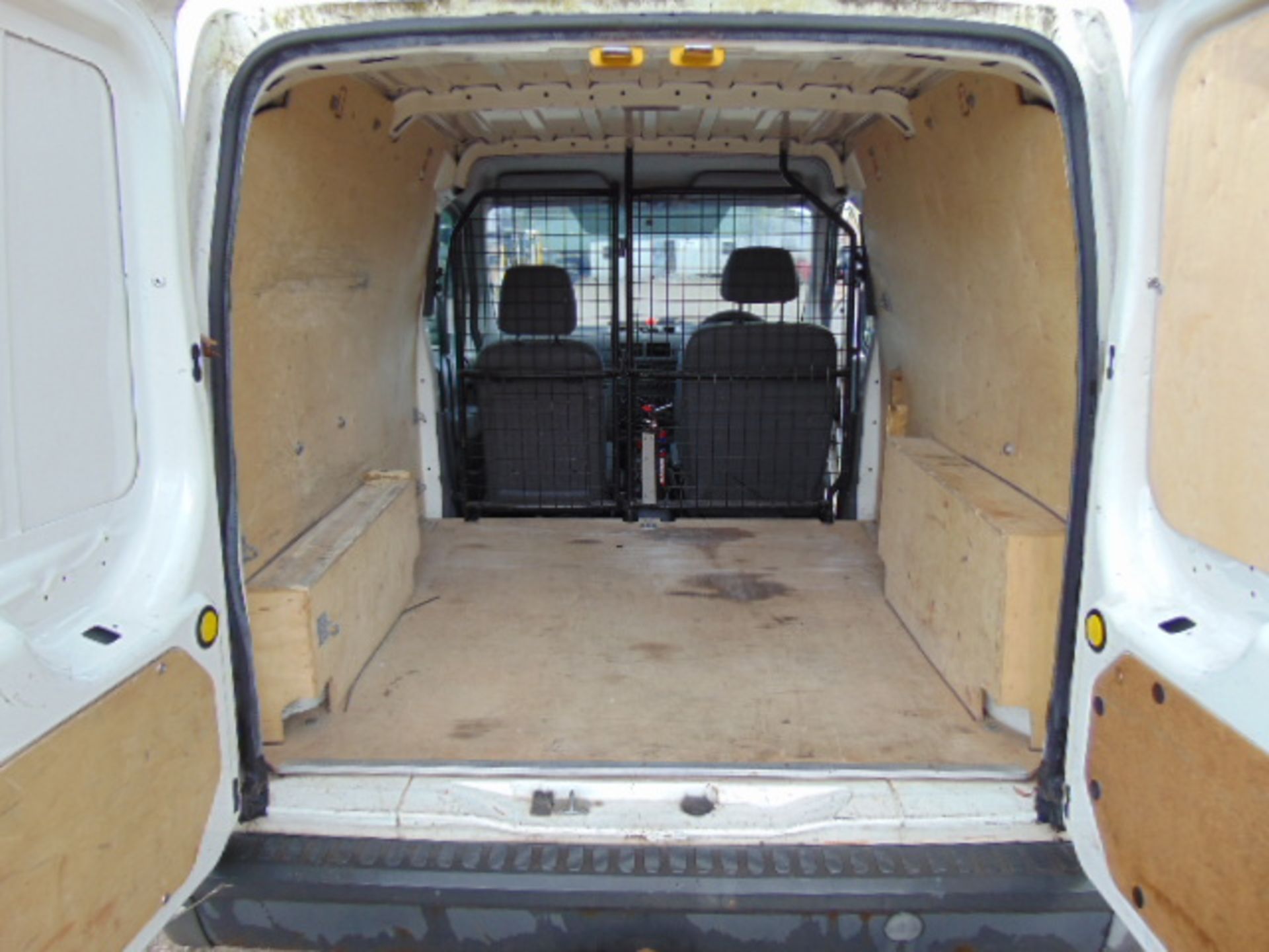 2006 Ford Transit Connect T200 L75 Panel Van - Image 13 of 17